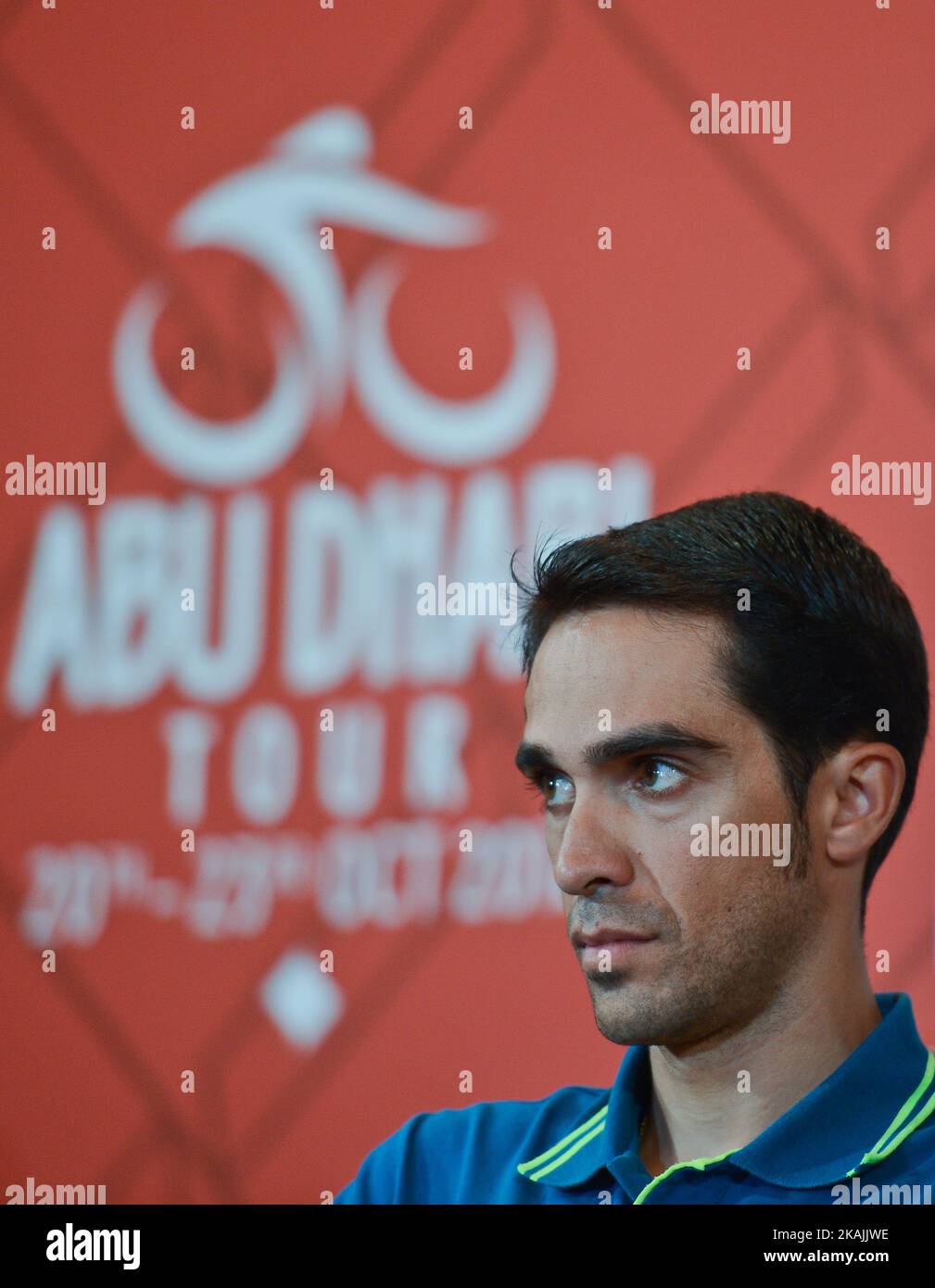 Alberto Contador, un pilota professionista spagnolo di bici da strada per il team UCI World Tour TInkoff, nella foto durante la conferenza stampa dei piloti, un giorno prima della gara ciclistica professionale in quattro fasi degli Emirati, l'Abu Dhabi Tour (20-23 ottobre). Mercoledì 19 ottobre 2016 a St Regis Hotel, Abu Dhabi, Emirati Arabi Uniti. Foto di Artur Widak *** Please use Credit from Credit Field *** Foto Stock