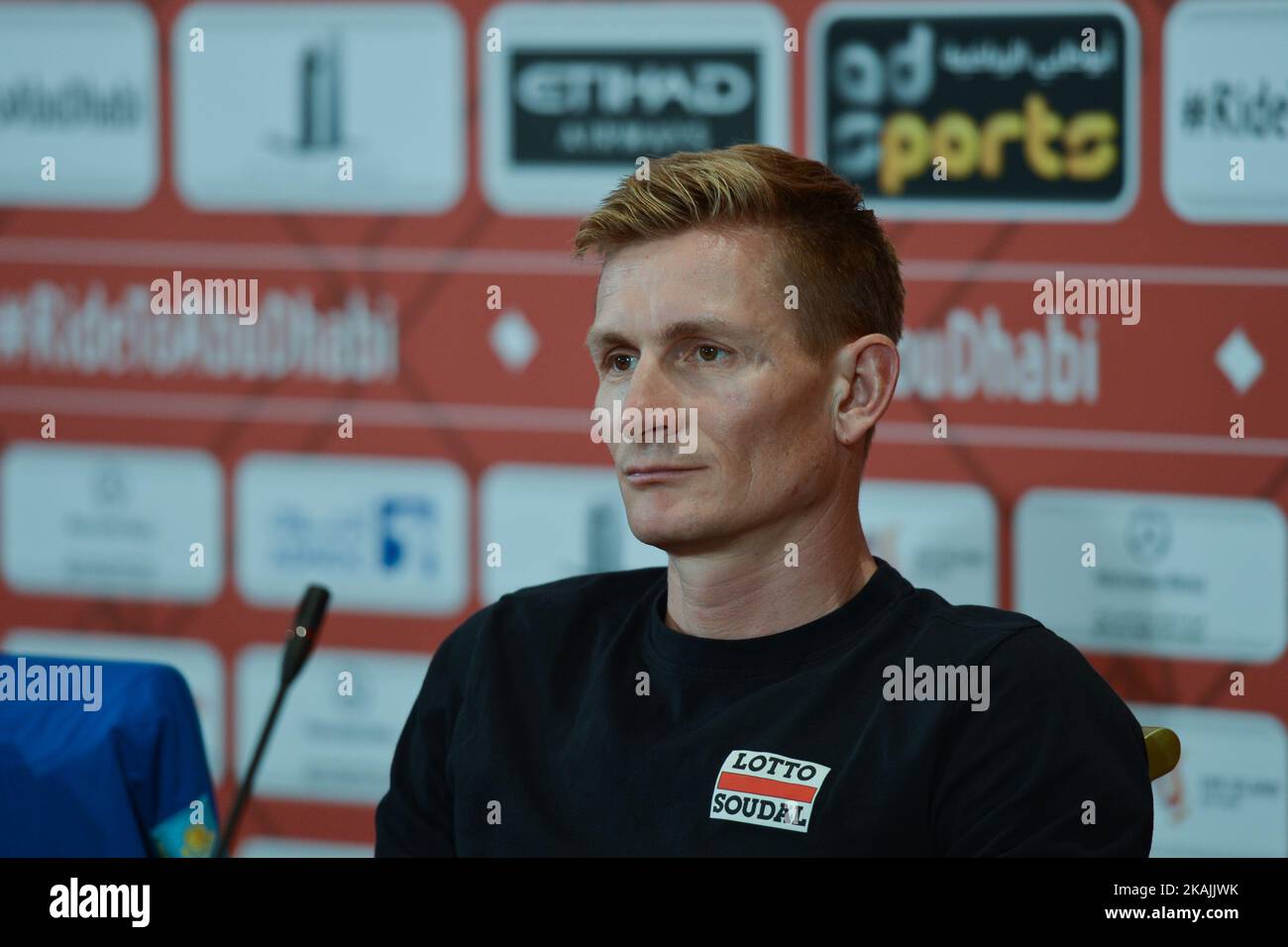 Andre Greipel, un pilota professionista tedesco di bici da strada per il team UCI World Tour Lotto–Soudal, nella foto durante una conferenza stampa sui piloti, un giorno prima della gara ciclistica professionale in quattro fasi di Emirates, l'Abu Dhabi Tour (20-23 ottobre). Mercoledì 19 ottobre 2016 a St Regis Hotel, Abu Dhabi, Emirati Arabi Uniti. Foto di Artur Widak *** Please use Credit from Credit Field *** Foto Stock