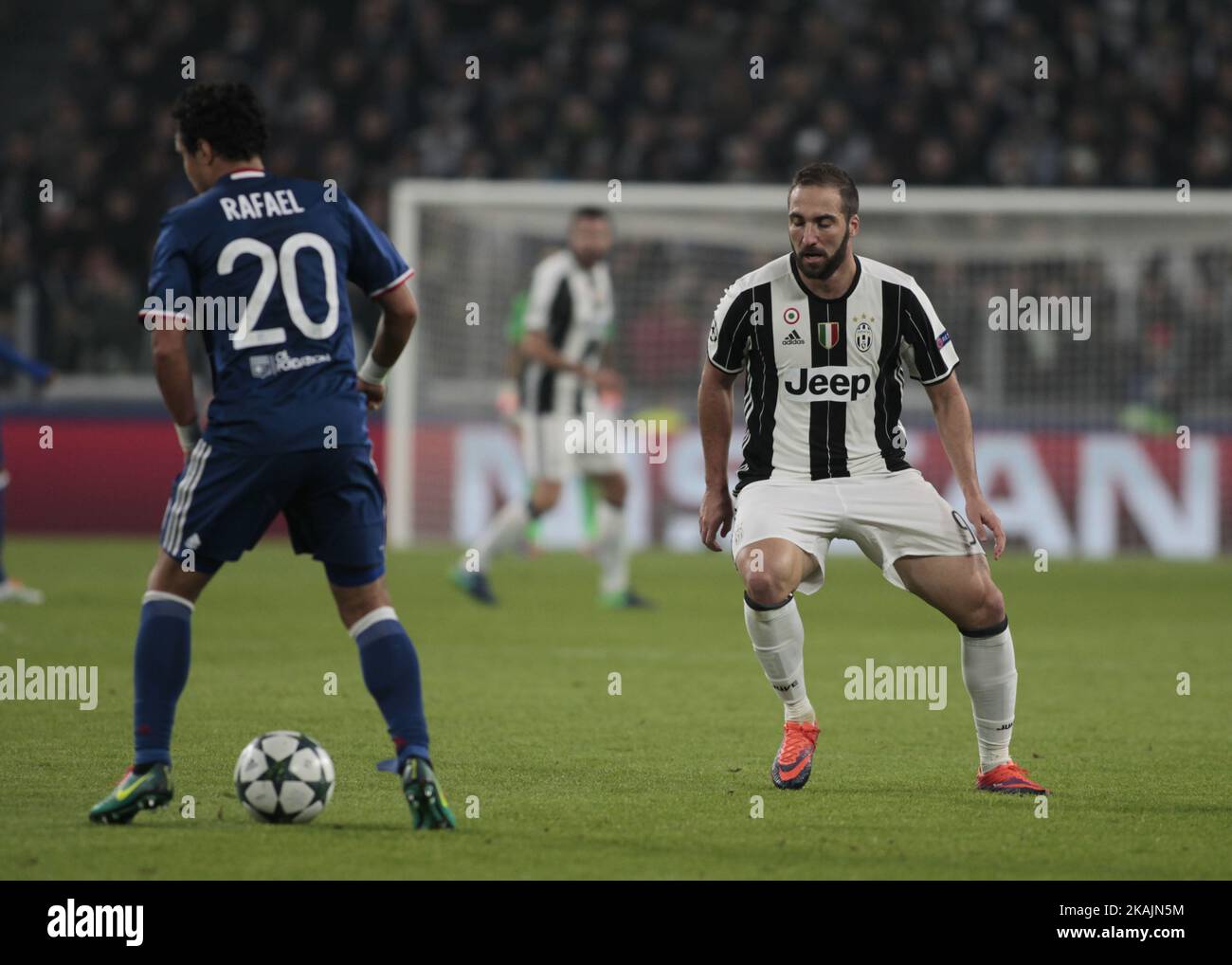 Gonzalo Higuain durante la Champions League tra Juventus e Olympique Lyonnais, a Torino, il 14 settembre 2016. *** Utilizzare il campo credito da credito *** Foto Stock