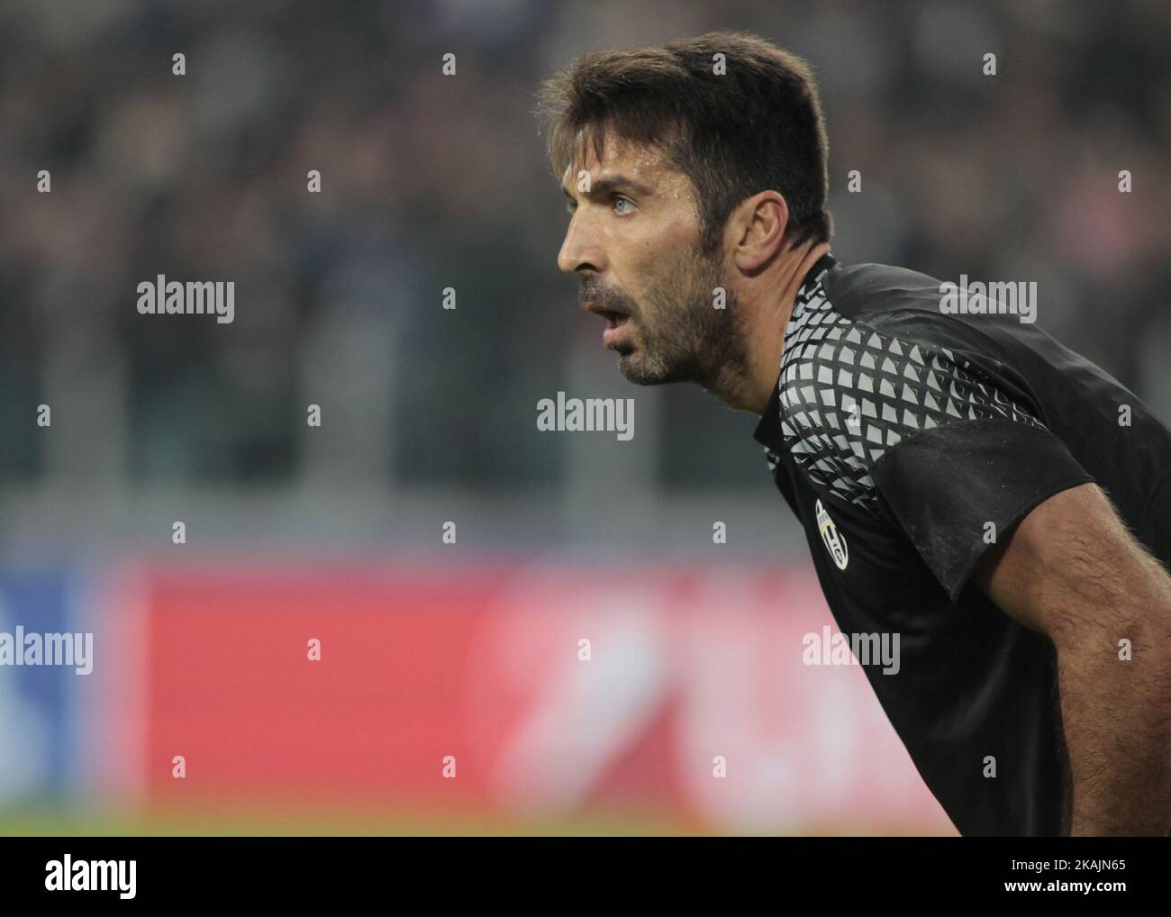 Gianluigi Buffon durante la partita della Champions League tra Juventus e Olympique Lyonnais, a Torino, il 14 settembre 2016. *** Utilizzare il campo credito da credito *** Foto Stock