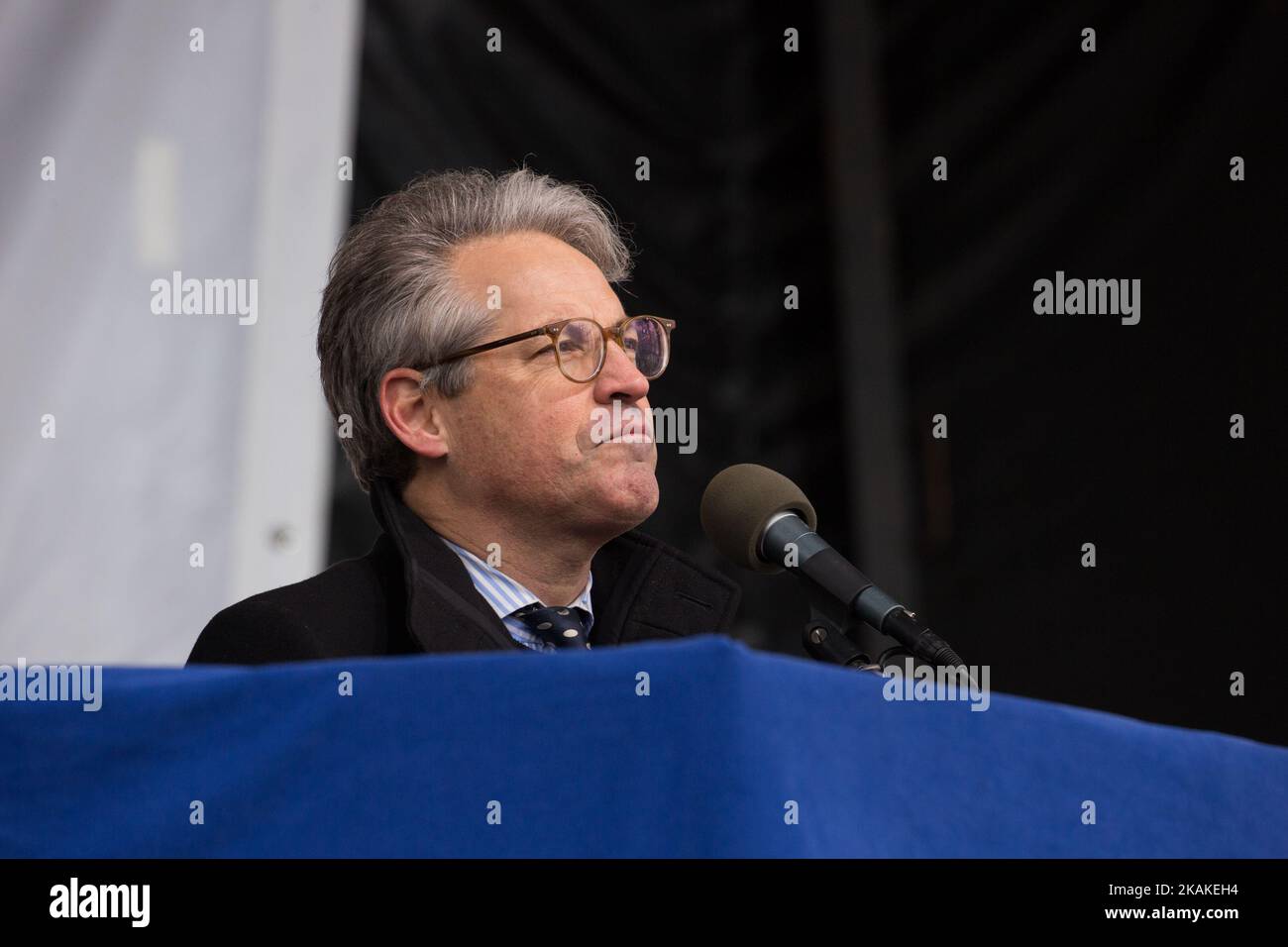 27 gennaio 2017 - Eric Metaxas, #1 New York Times Best seller autore e ospite del Eric Metaxas Show, parla ai partecipanti riuniti per il 44th marzo annuale per la vita, alla base del Washington Monument. (Foto di Cheriss May/NurPhoto) *** Please use Credit from Credit Field *** Foto Stock