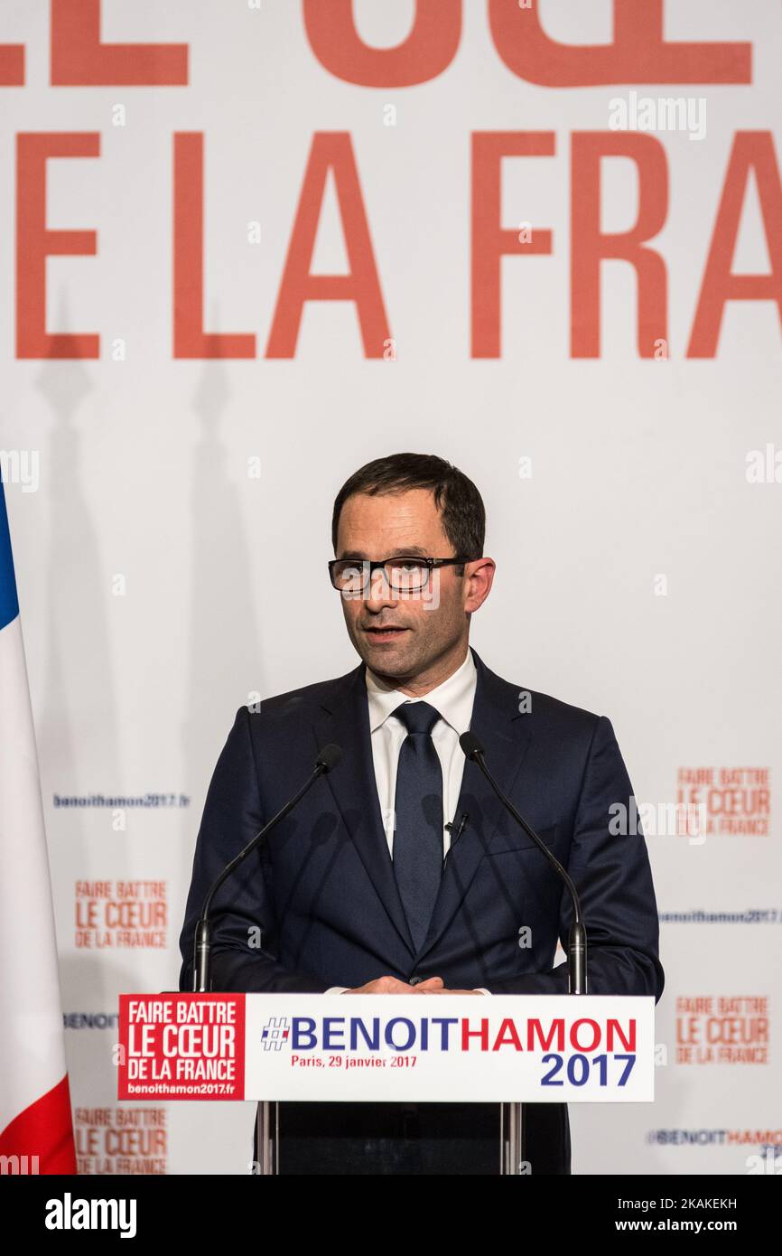 Benoit Hamon consegna un discorso dopo i primi risultati del secondo turno del primario il 29 gennaio 2017, presso la sua sede della campagna a Parigi. Hamon ha vinto più del 58% del voto sull'ex primo ministro centrista Manuel Valls, secondo i primi risultati parziali.Foto di Julien Mattia/NurPhoto) *** Please use Credit from Credit Field *** Foto Stock