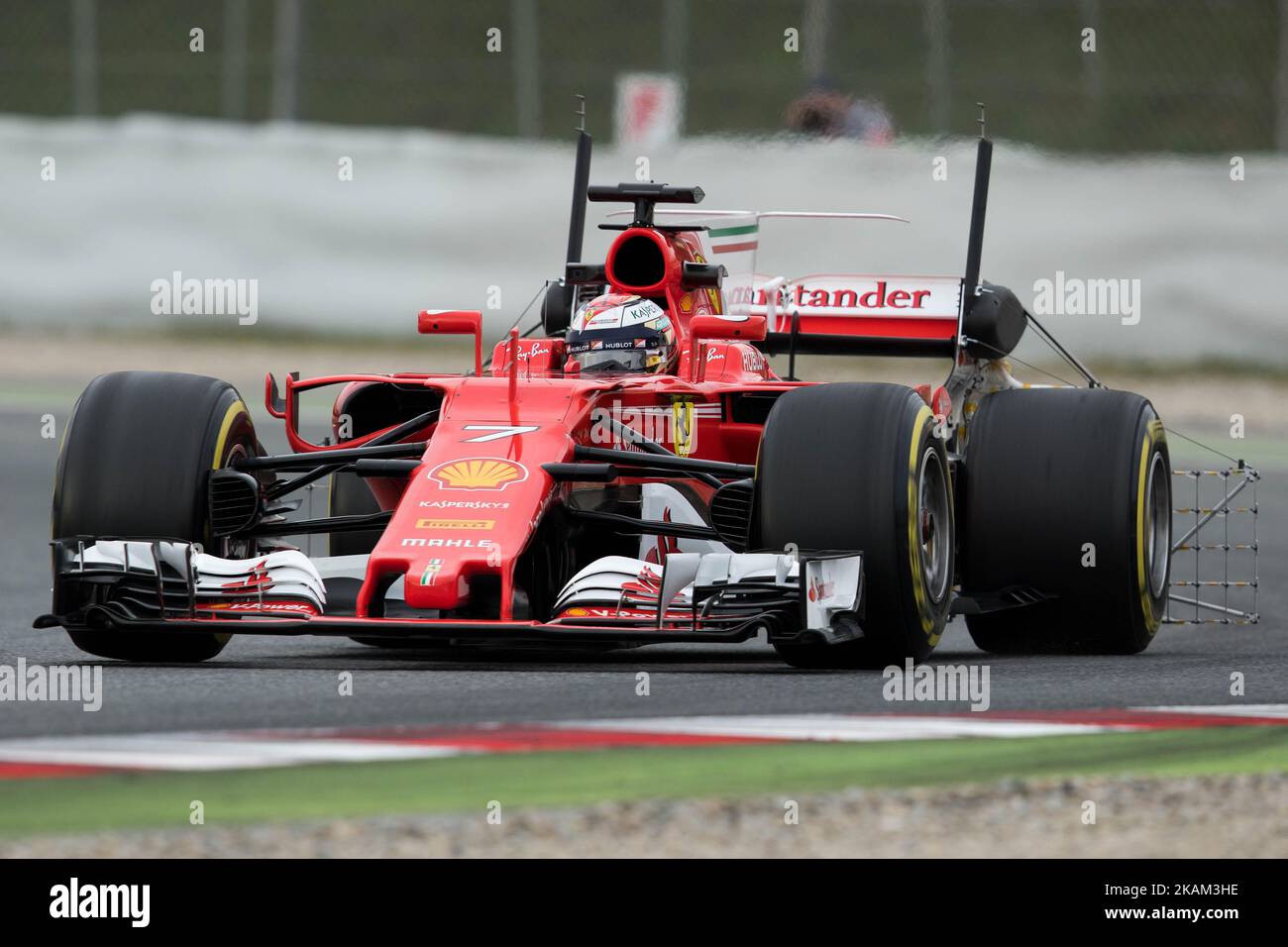 Kimi Raikkonen finlandese guida la (7) Scuderia Ferrari SF70H in azione durante i test invernali di Formula uno sul circuito di Catalunya il 10 marzo 2017 a Montmelo, Spagna. (Foto di Bruno Barros / DPI / NurPhoto) *** Please use Credit from Credit Field *** Foto Stock