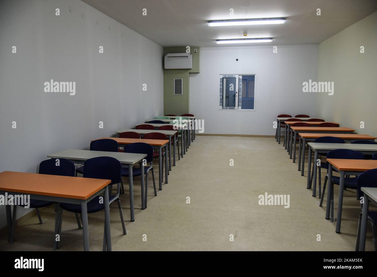 Sale di istruzione all'interno del nuovo campo profughi di Thiva, Grecia, il 14 marzo 2017. (Foto di Wassilios Aswestopoulos/NurPhoto) *** Please use Credit from Credit Field *** Foto Stock