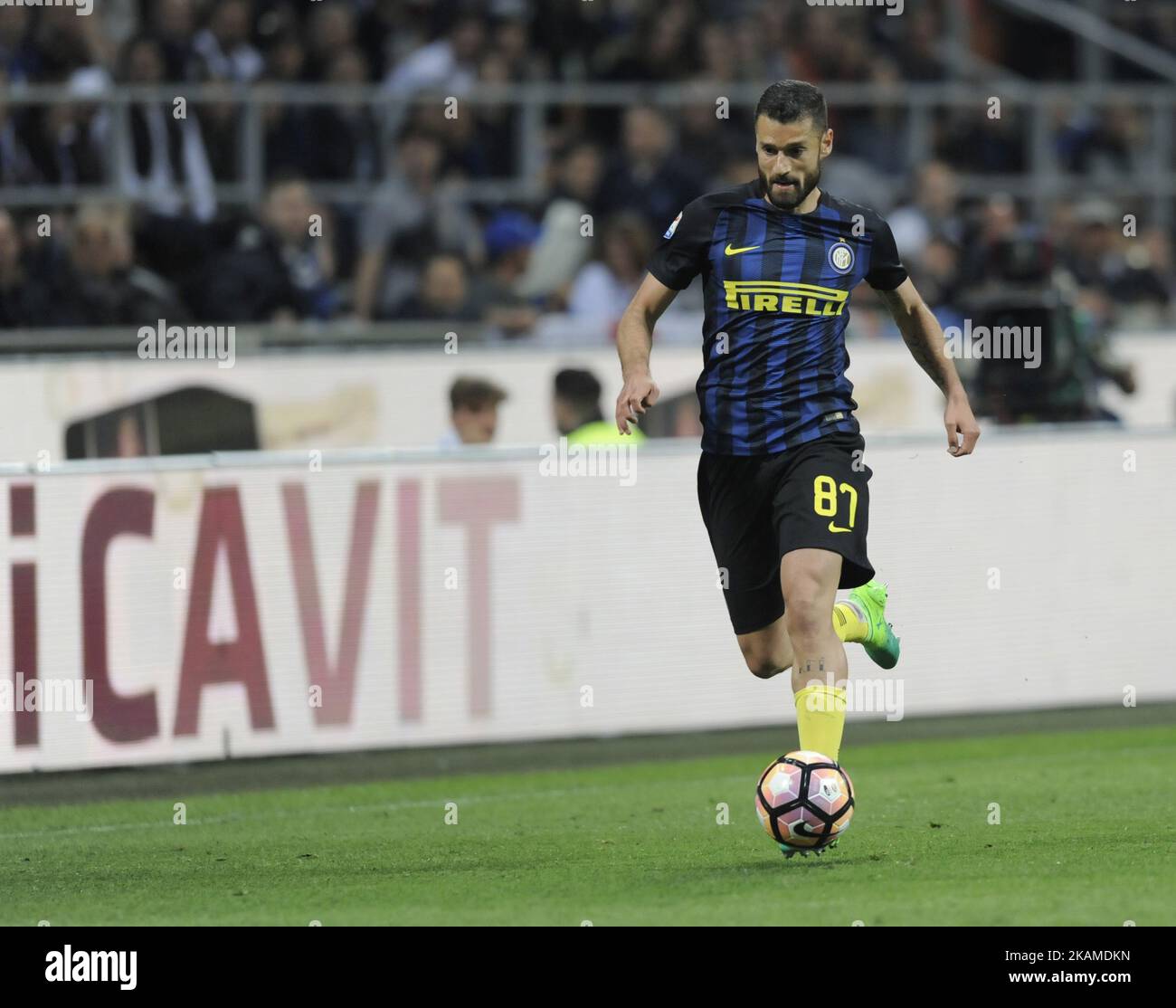 Antonio Candreva dell'Inter durante la Serie Una partita tra FC Internazionale e U.C. Sampdoria allo Stadio Giuseppe Meazza il 03 aprile 2017 a Milano. (Foto di Omar Bai/NurPhoto) (Foto di Omar Bai/NurPhoto) *** Please use Credit from Credit Field *** Foto Stock