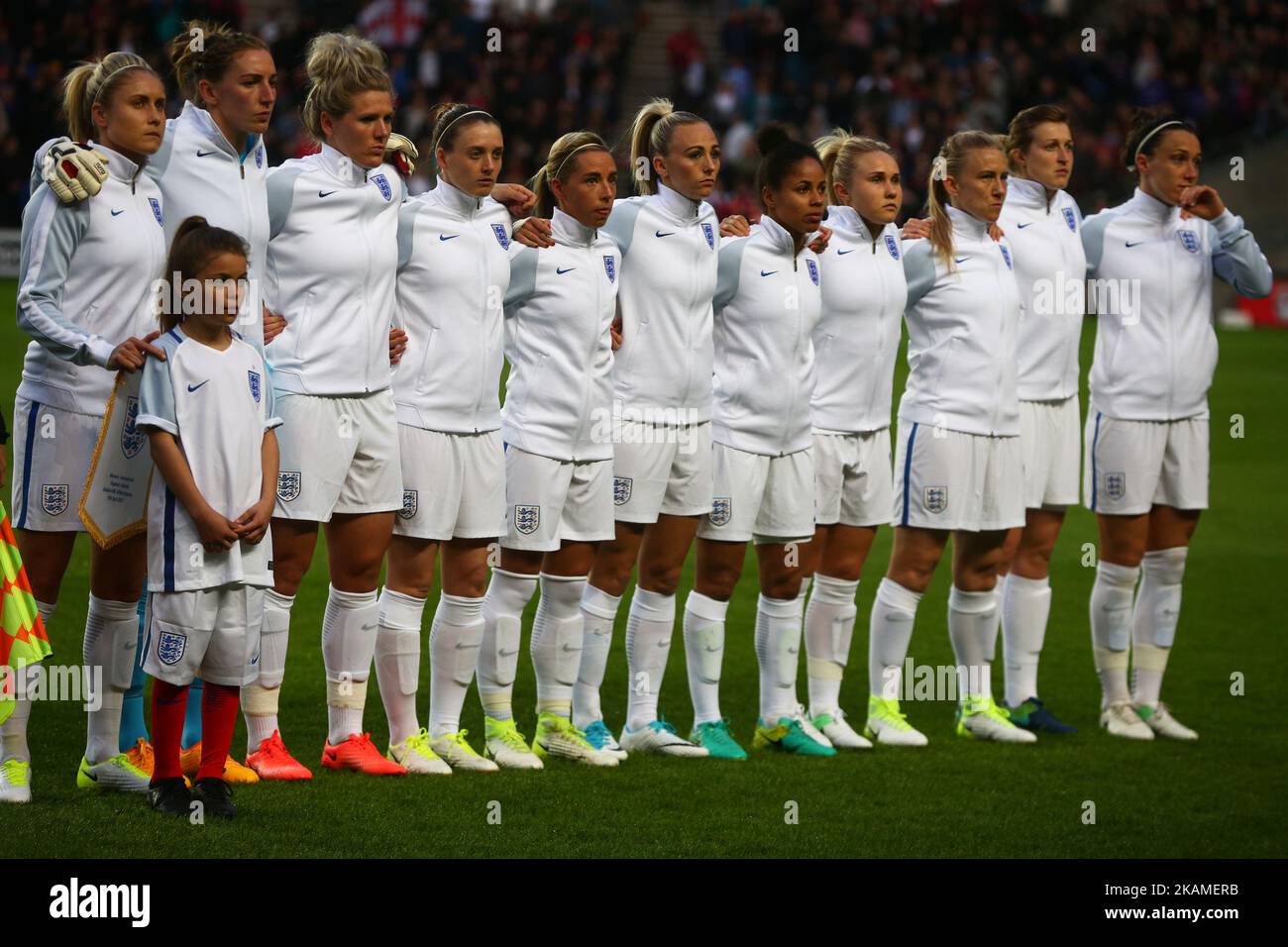 Squadra delle Donne dell'Inghilterra durante la partita amichevole internazionale fra le donne dell'Inghilterra e le donne dell'Austria allo stadio MK, Milton Keynes il 10 aprile 2017 (Foto di Kieran Galvin/NurPhoto) *** Please use Credit from Credit Field *** Foto Stock