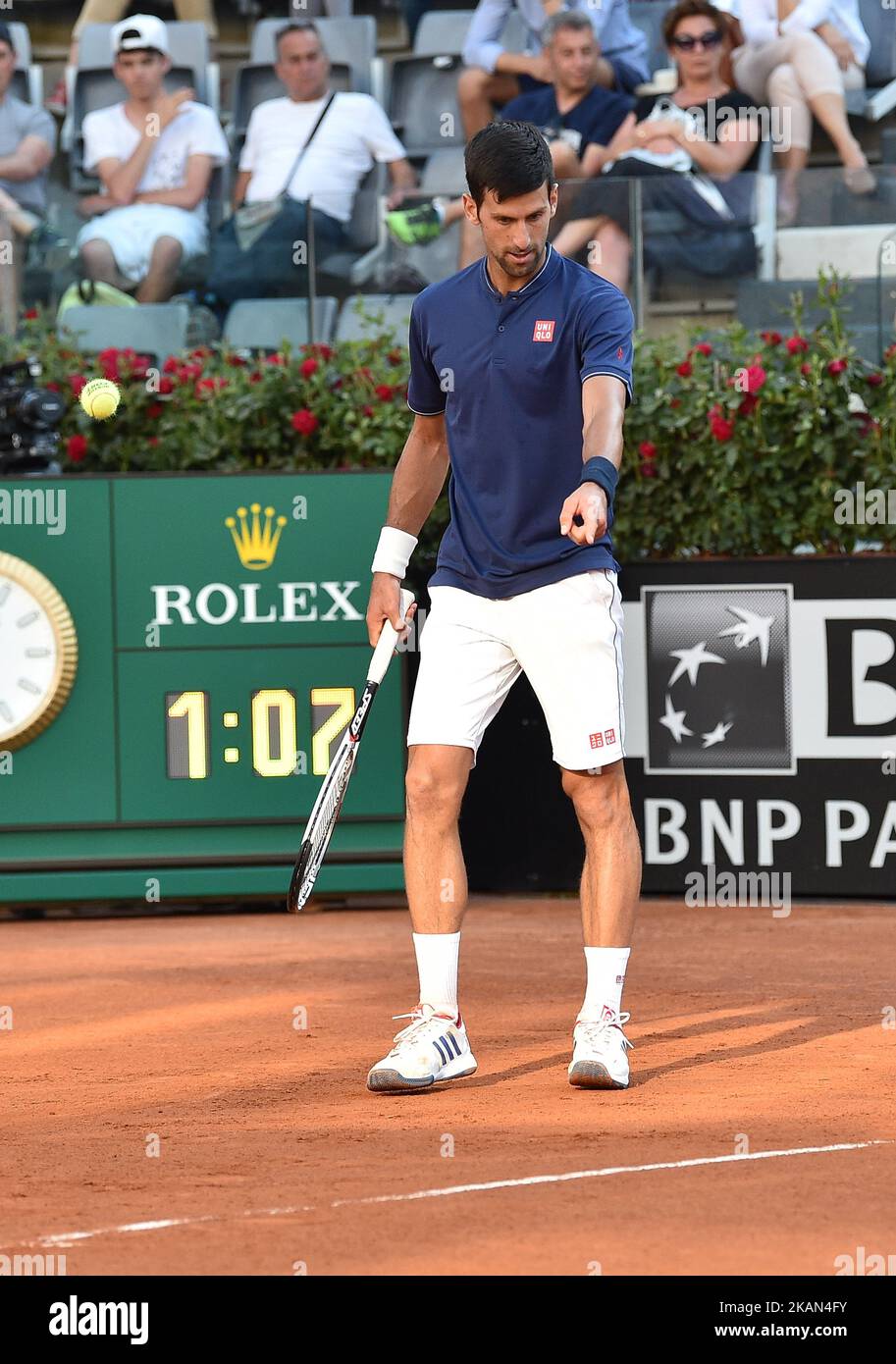 Novak Djokovic in azione durante la sua partita contro Aljaz Bedene - internazionali BNL d'Italia 2017 il 16 maggio 2017 a Roma. (Foto di Silvia Lore/NurPhoto) *** Please use Credit from Credit Field *** Foto Stock