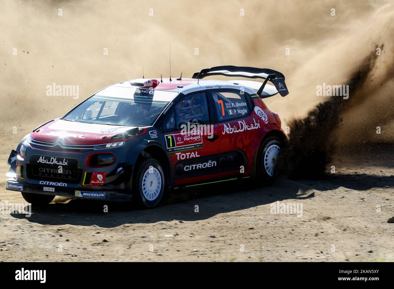 Kris Meeke e Paul Nagle in Citroen C3 WRC della Citroen Total Aby Dhabi WRT in azione durante lo shakedown del WRC Vodafone Rally de Portugal 2017, a Matosinhos in Portogallo il 18 maggio 2017. (Foto di Paulo Oliveira / DPI / NurPhoto) *** Please use Credit from Credit Field *** Foto Stock