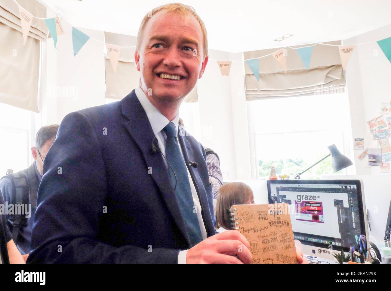 Il leader dei liberali democratici Tim Farron partecipa a una visita elettorale generale presso la sede di Graze, nel sud-ovest di Londra, il 22 maggio 2017. La Gran Bretagna va alle urne per eleggere un nuovo parlamento in occasione delle elezioni generali del 8 giugno. (Foto di Jay Shaw Baker/NurPhoto) *** Please use Credit from Credit Field *** Foto Stock