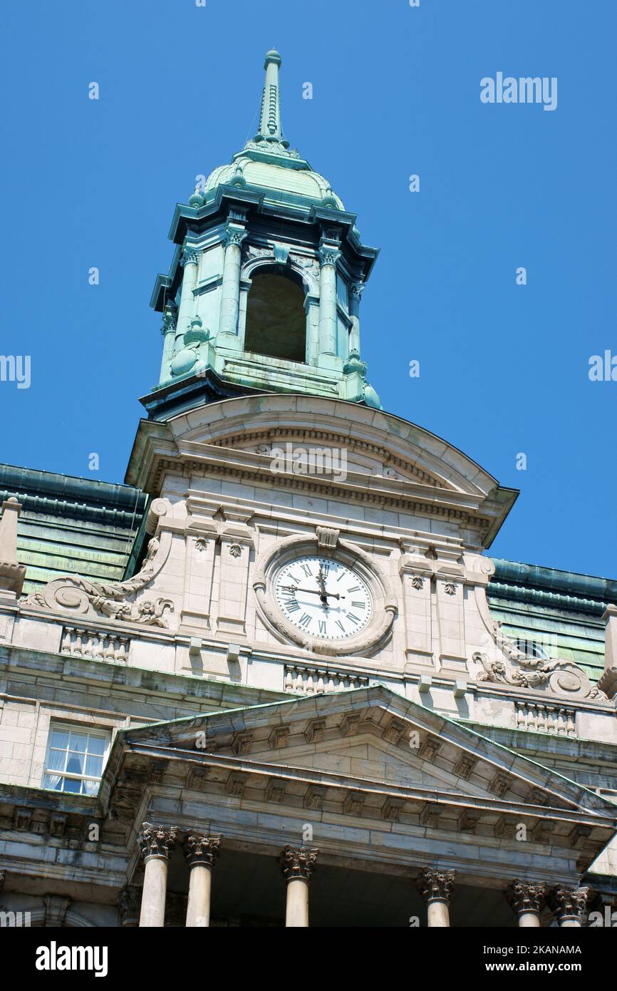 Municipio di Montreal (Hôtel de Ville de Montréal) con il suo tetto in rame. Fu costruito in stile secondo Impero tra il 1872 e il 1878 nella Vecchia Montreal (Vieux Foto Stock