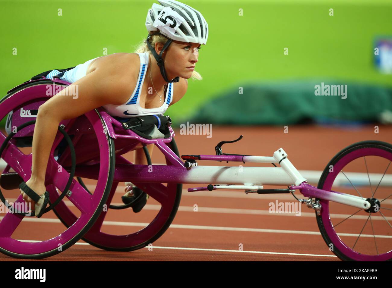 Samantha Kinghorn of Great Britain gareggia la finale femminile del 400m T53 durante i Campionati mondiali di Para Athletics al London Stadium di Londra il 19 luglio 2017 (Photo by Kieran Galvin/NurPhoto) *** Please use Credit from Credit Field *** Foto Stock