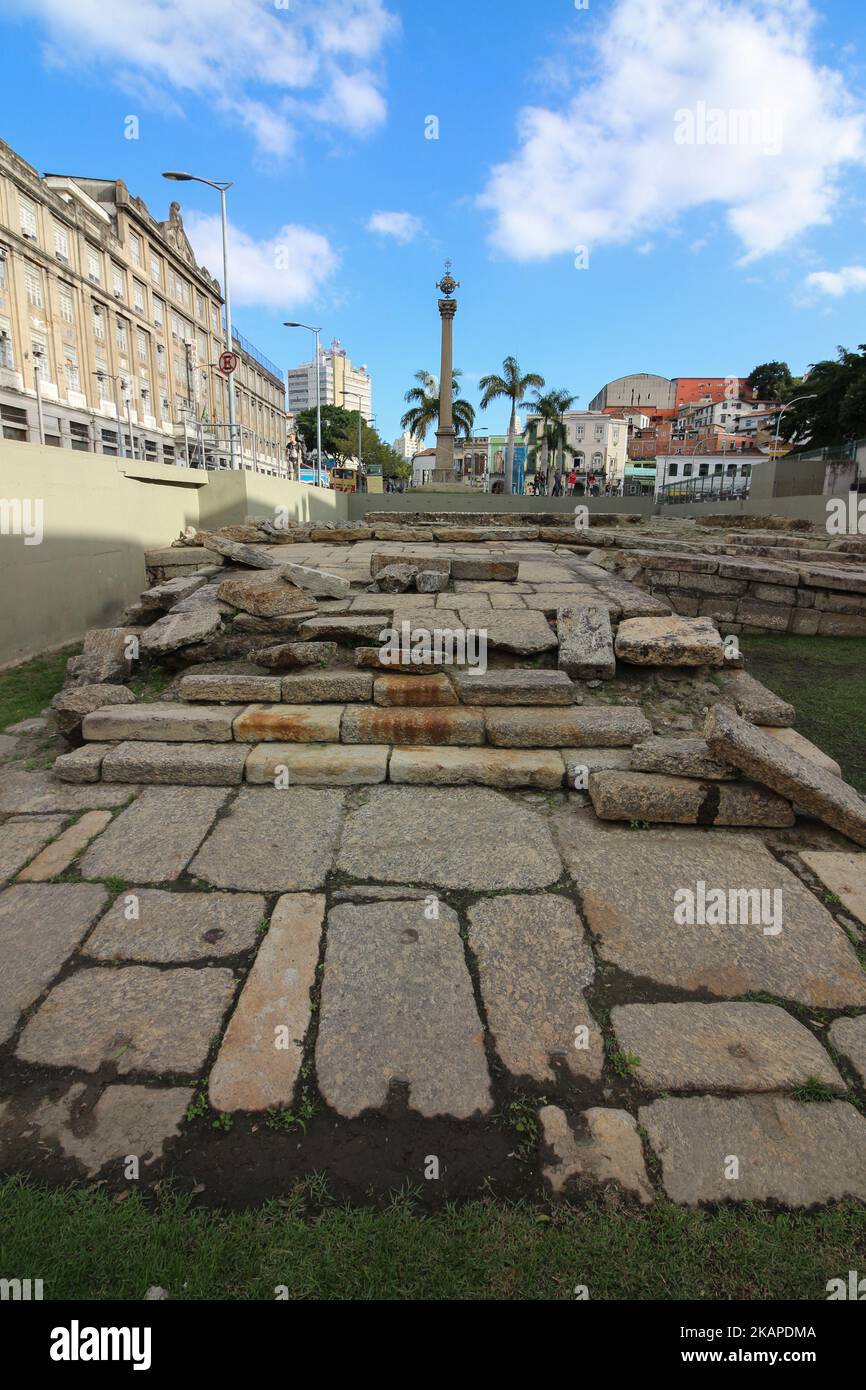 Rio de Janeiro, Brasile, 29 luglio 2017: Cais do Valongo (molo di Valongo), un sito archeologico riconosciuto dall'UNESCO come patrimonio dell'umanità. Il sito era il più grande porto di sbarco degli schiavi nelle Americhe. Si stima che circa 1 milioni di persone atterrarono nel porto di navi schiaviste che operavano tra gli anni 1811 e 1831, quando fu chiusa e trasformata nel molo dell'imperatrice. Il luogo è nella regione portuale di Rio ed è aperto alla visita. (Foto di Luiz Souza/NurPhoto) *** Please use Credit from Credit Field *** Foto Stock