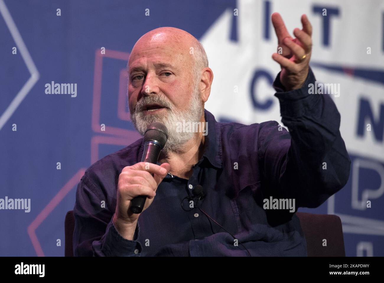 Rob Reiner parla durante il Politicon al Pasadena Convention Center di Pasadena, California, il 29 luglio 2017. Politicon è una convenzione bipartisan che mescola politica, commedia e intrattenimento. (Foto di Ronen Tivony/NurPhoto) *** Please use Credit from Credit Field *** Foto Stock