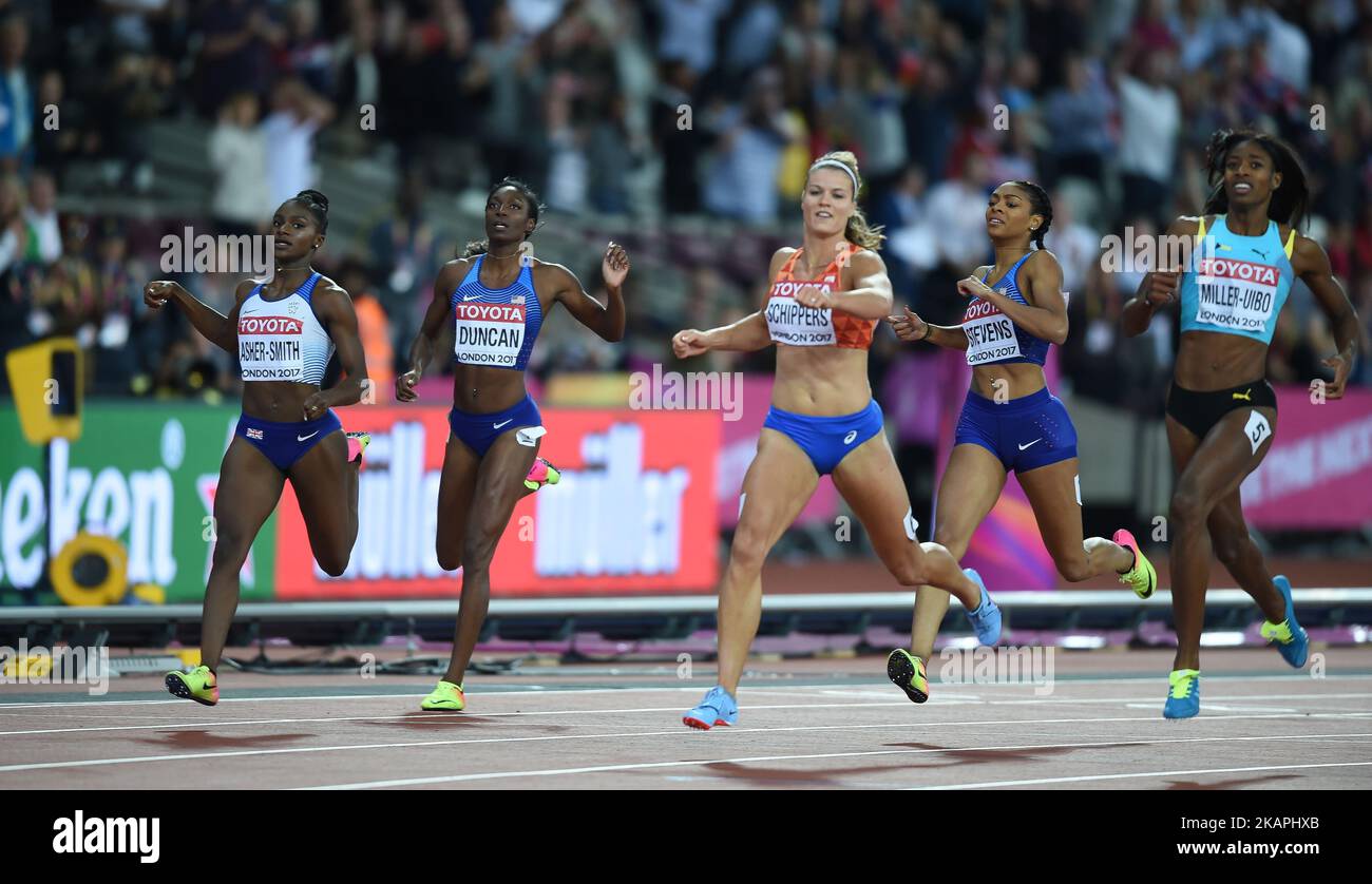 Dafne Schippers of Nederlands ha vinto la finale di 200 metri ai Campionati Mondiali IAAF 2017 di atletica al London Stadium di Londra, Regno Unito, il 11 agosto 2017. (Foto di Ulrik Pedersen/NurPhoto) *** Please use Credit from Credit Field *** Foto Stock