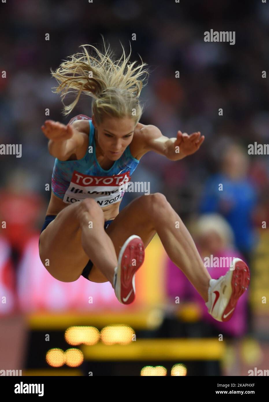 Darya Klishina salta nella finale di salto lungo ai Campionati Mondiali IAAF 2017 di atletica al London Stadium di Londra, Regno Unito, il 11 agosto 2017. (Foto di Ulrik Pedersen/NurPhoto) *** Please use Credit from Credit Field *** Foto Stock