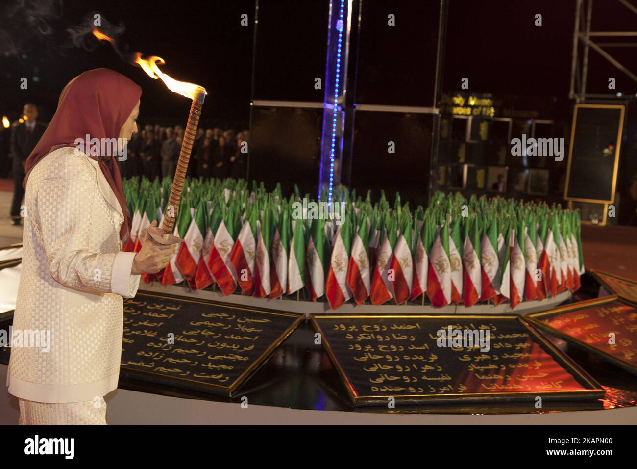 Maryam Rajavi, Presidente eletto del consiglio Nazionale della resistenza dell'Iran (NCRI) che commemora l'anniversario del massacro di 30.000 prigionieri politici in Iran a Tirana, Albania, avvenuto il 19 agosto 1988 2017. Il massacro si è verificato dopo un decreto dell'allora leader supremo Ruhollah Khomeini che ha dichiarato che tutti i prigionieri politici che rimangono fedeli all'Organizzazione iraniana Mojahedin del PeopleÃ•(PMOI/MEK) devono essere giustiziati. A questa cerimonia hanno partecipato anche molti membri del popolo mojahedin dell'Iran (PMOI/MEK) in Albania. (Foto di Siavosh Hosseini/NurPhoto) Foto Stock