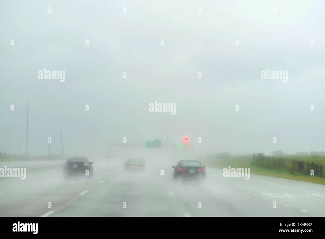 La forte pioggia ostacola il traffico in direzione sud sull'Interstate i-75 in Georgia, verso Jacksonville, Florida, USA, il 11 settembre 2017, mentre i resti dell'uragano Irma si spostano verso nord. (Foto di Bastiaan Slabbers/NurPhoto) Foto Stock