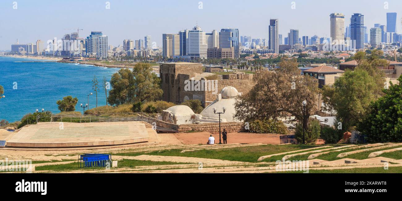 TEL AVIV, ISRAELE - 17 SETTEMBRE 2017: Si tratta di una vista panoramica aerea dell'oast della città da Jaffa. Foto Stock