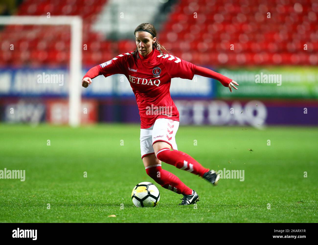 Charlotte Gurr di Charlton Athletic Womenduring fa Women's Premier League Southern Division match tra Charlton Athletic Women e West Ham United Ladies al Valley Stadium di Londra, Regno Unito il 11 ottobre 2017. (Foto di Kieran Galvin/NurPhoto) Foto Stock