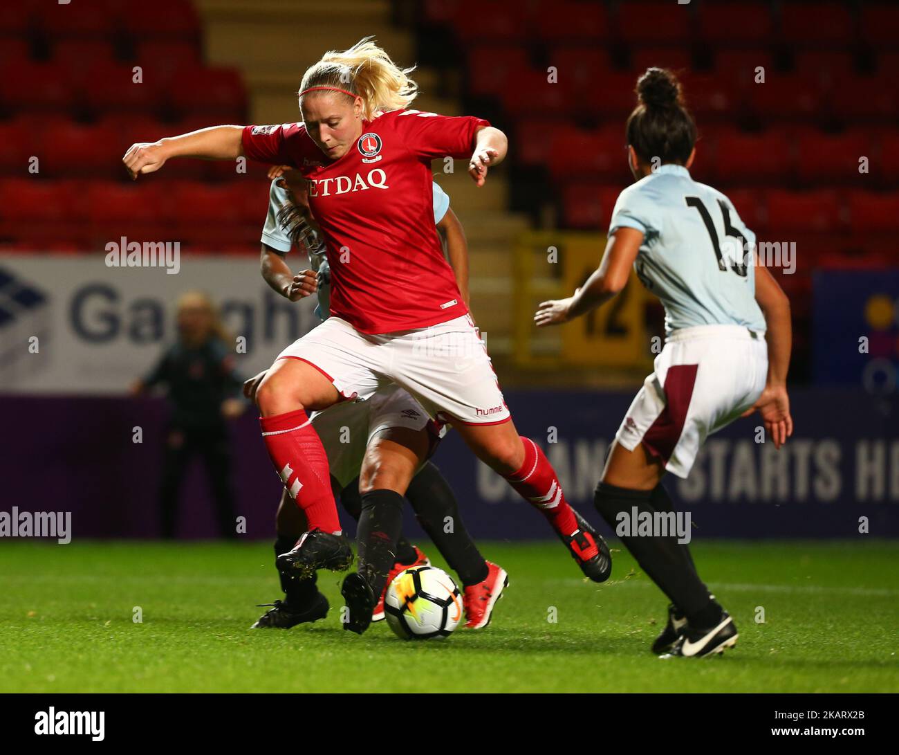Charlotte Lee di Charlton Athletic Womenduring fa Women's Premier League Southern Division match tra Charlton Athletic Women e West Ham United Ladies al Valley Stadium di Londra, Regno Unito, il 11 ottobre 2017. (Foto di Kieran Galvin/NurPhoto) Foto Stock
