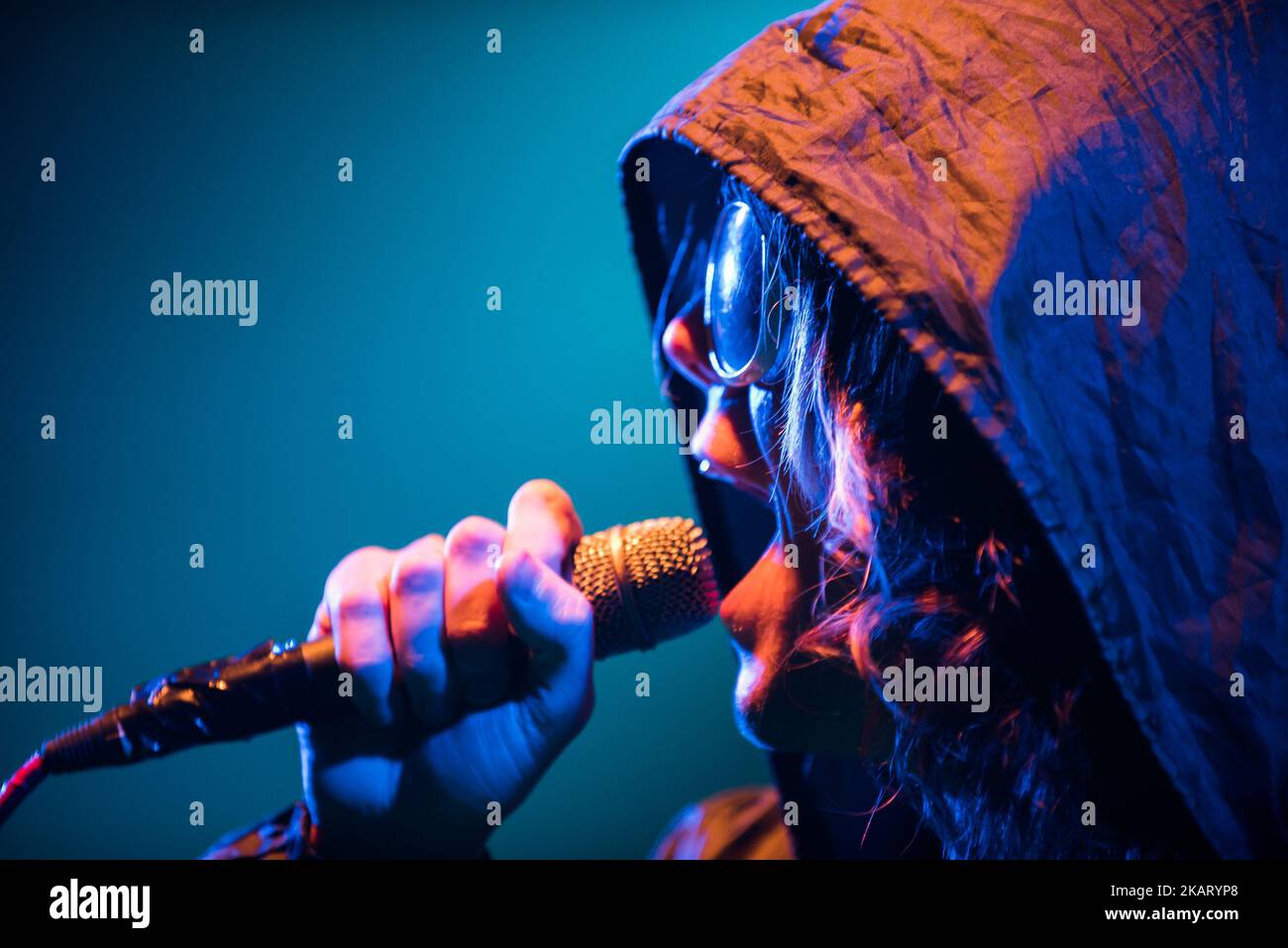 Band psichedelica indie britannica la Shimmer Band viene vista sul palco mentre si esibisce presso l'Electric Ballroom di Londra, Regno Unito, il 14 ottobre 2017. (Foto di Alberto Pezzali/NurPhoto) Foto Stock
