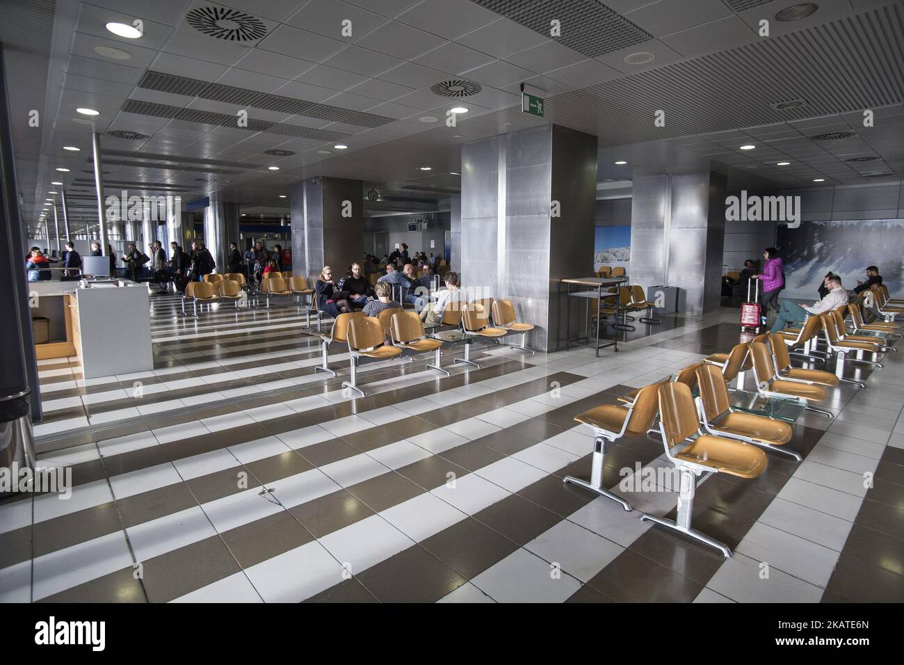 L'aeroporto internazionale di Salonicco si chiama Macedonia. Un aeroporto statale di proprietà dello stato di fromer che ora appartiene alla joint venture Fraport AG/Copelouzos Group. Si tratta del secondo aeroporto più trafficato della Grecia in termini di voli serviti e del terzo aeroporto più trafficato in termini di passeggeri serviti nel 2016, con oltre 6 milioni di passeggeri. Quest'anno il traffico e i passeggeri sono in forte crescita, toccando anche il 10 per cento. LGTS/SKG è il principale aeroporto della Grecia settentrionale e serve la città di Salonicco (la seconda città più grande della Grecia), la popolare destinazione turistica della Calcidica e le città circostanti della regione. Foto Stock