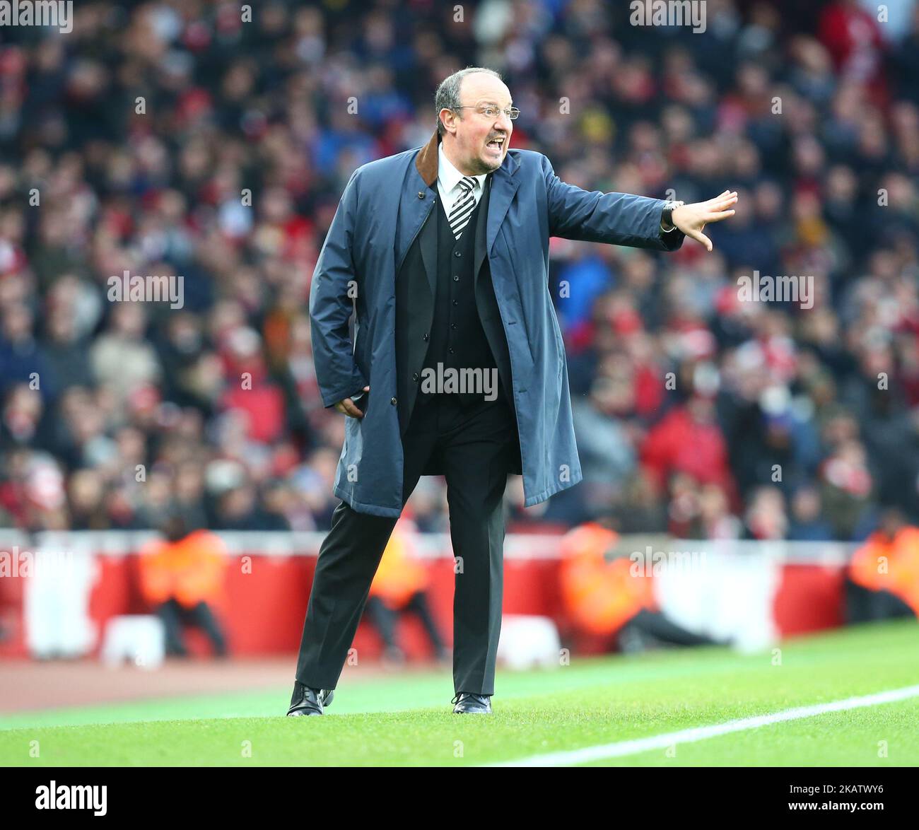 Il direttore di Newcastle Rafael Benitez durante la partita della Premier League tra Arsenal e Newcastle United negli Emirati di Londra, Regno Unito, il 16 dicembre 2017. (Foto di Kieran Galvin/NurPhoto) Foto Stock