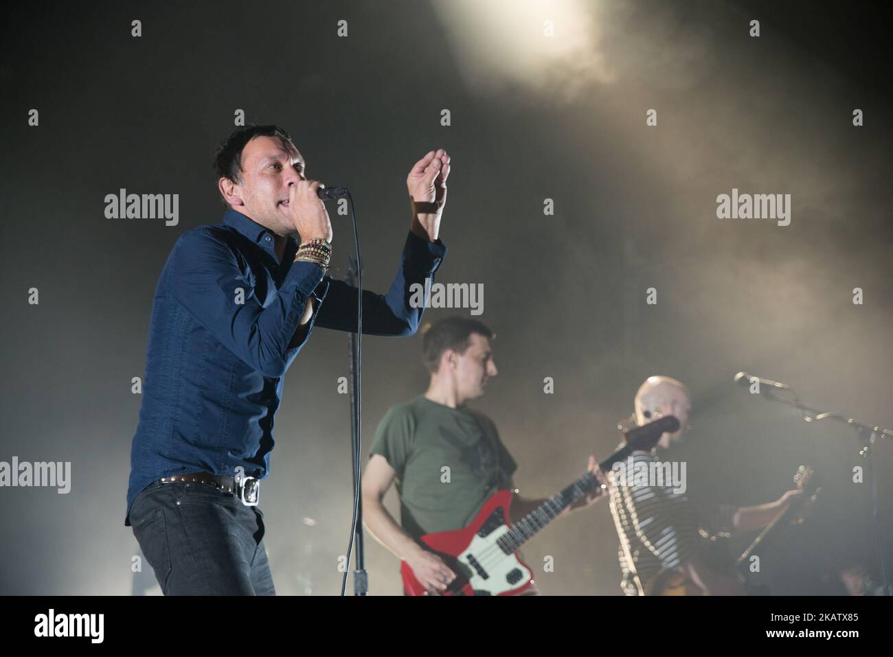 La band indie rock britannica Shed Seven si esibirà sul palco alla O2 Academy Brixton di Londra, Regno Unito, il 16 dicembre 2017. La band ha pubblicato un nuovo album chiamato 'Instant Pleasures'. La formazione attuale è composta da Ricky Witter (voce), Paul Banks (chitarra), Joe Johnson (chitarra), Tom Gladwin (basso) e Alan Leach (batteria). (Foto di Alberto Pezzali/NurPhoto) Foto Stock