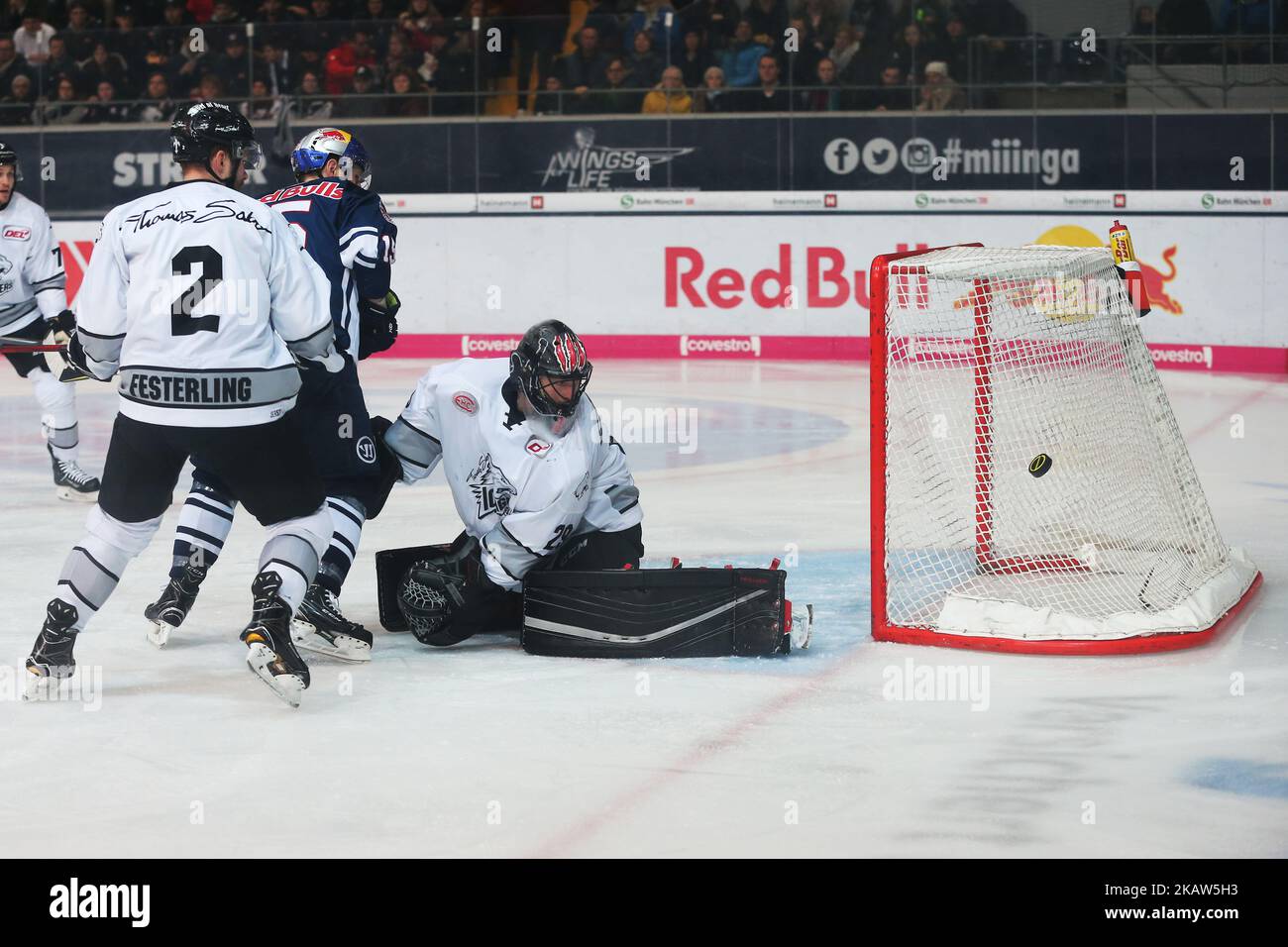 Andreas Jenike delle tigri di ghiaccio di Norimberga durante il 42th Gameday della Lega tedesca di hockey su ghiaccio tra la Red Bull Monaco e le tigri di ghiaccio di Norimberga allo stadio Olympia-Eissportzentrum di Monaco di Baviera, Germania, il 14 gennaio 2018. (Foto di Marcel Engelbrecht/NurPhoto) Foto Stock