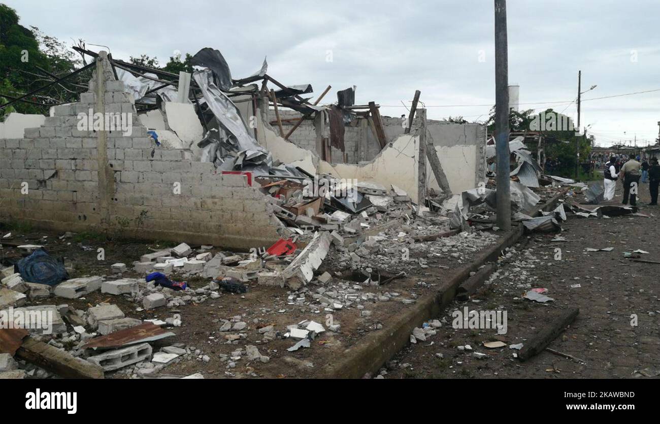 L'attentato terroristico ha causato 28 feriti e 37 case colpite dopo l'autobomba a San Lorenzo, in Ecuador, il 27 gennaio 2018. Il ministro degli interni, César Navaz, con le autorità, ha confermato che l'attacco terroristico con l'automobile intrappolata è il risultato di azioni volte a combattere il traffico di droga nelle zone di confine. (Foto di Presssud/NurPhoto) Foto Stock