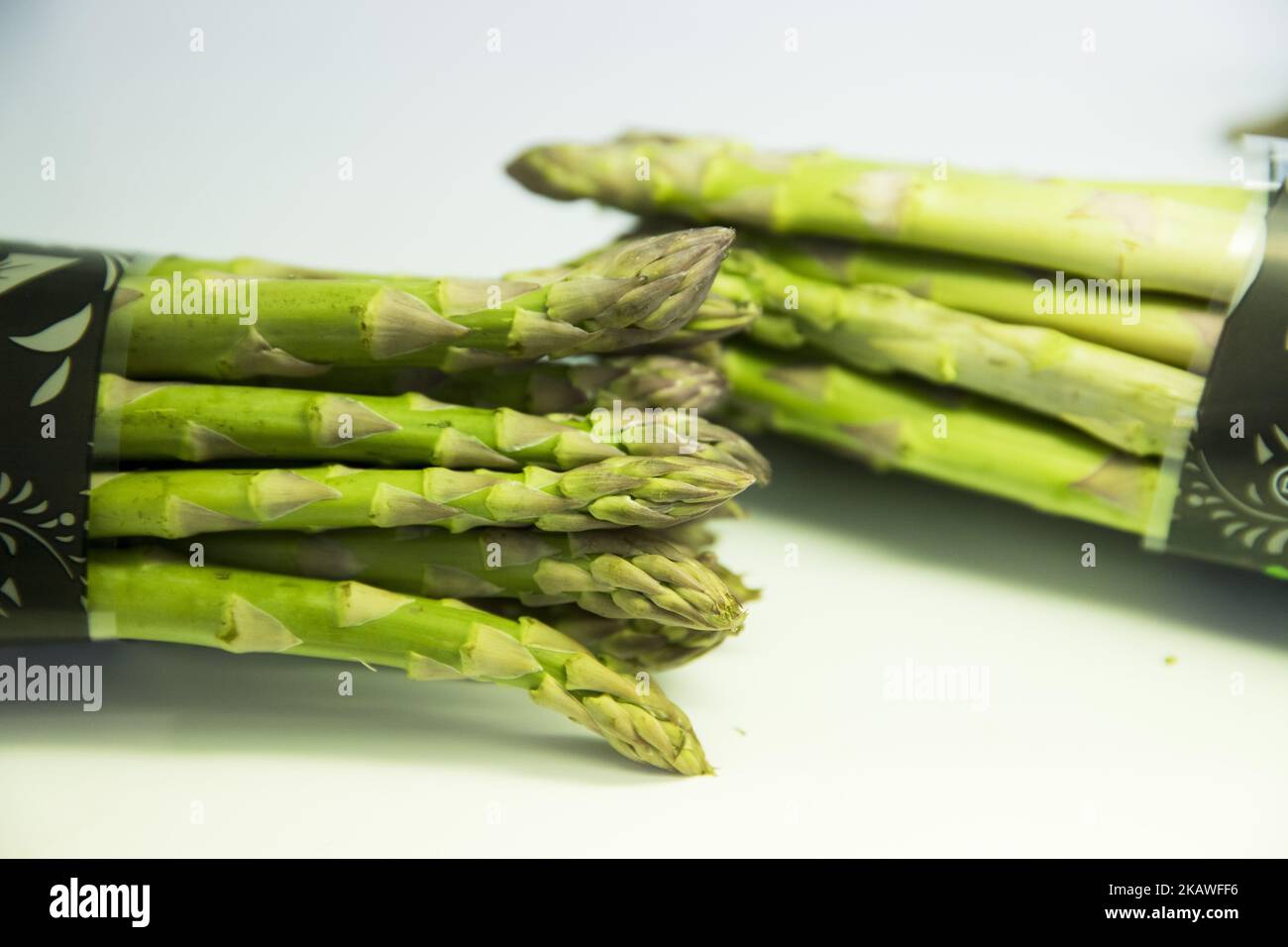 Gli asparagi sono visti alla Fruit Logistica 2018, fiera internazionale della frutta e della verdura a Berlino, in Germania, il 8 febbraio 2017. La fiera si svolgerà dal 7 al 9 febbraio 2018 e sarà presente da circa 70,000 visitatori e professionisti. (Foto di Emmanuele Contini/NurPhoto) Foto Stock