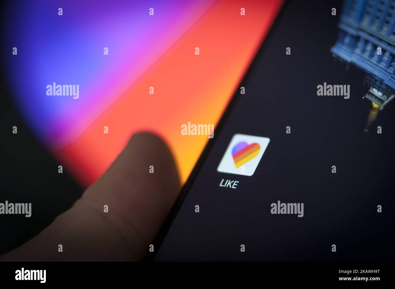 L'app di editing video like è stata visualizzata su un telefono cellulare il 12 febbraio 2018. L'applicazione simile consente agli utenti di aggiungere facilmente effetti video ai video durante l'editing sui loro dispositivi mobili. (Foto di Jaap Arriens/NurPhoto) Foto Stock