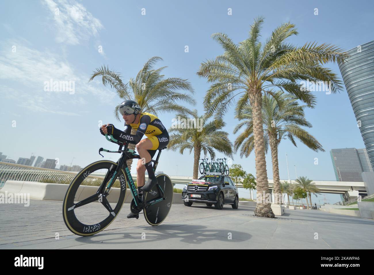 Olandese Jos Van Emden del Team Lotto NL - Jumbo durante la quarta tappa, 12,6km° crono individuale al Maryah Island Stage dell'Abu Dhabi Tour 2018. Sabato 24 febbraio 2018, all'isola di al Maryah, Abu Dhabi, Emirati Arabi Uniti. (Foto di Artur Widak/NurPhoto) Foto Stock