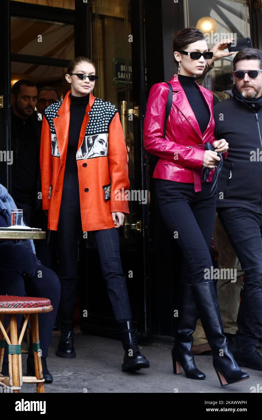 Model Gigi Hadid e Bella Hadid lasciano il Café Flore a Parigi, in Francia, il 3 marzo 2018. (Foto di Mehdi Taamallah / NurPhoto) Foto Stock