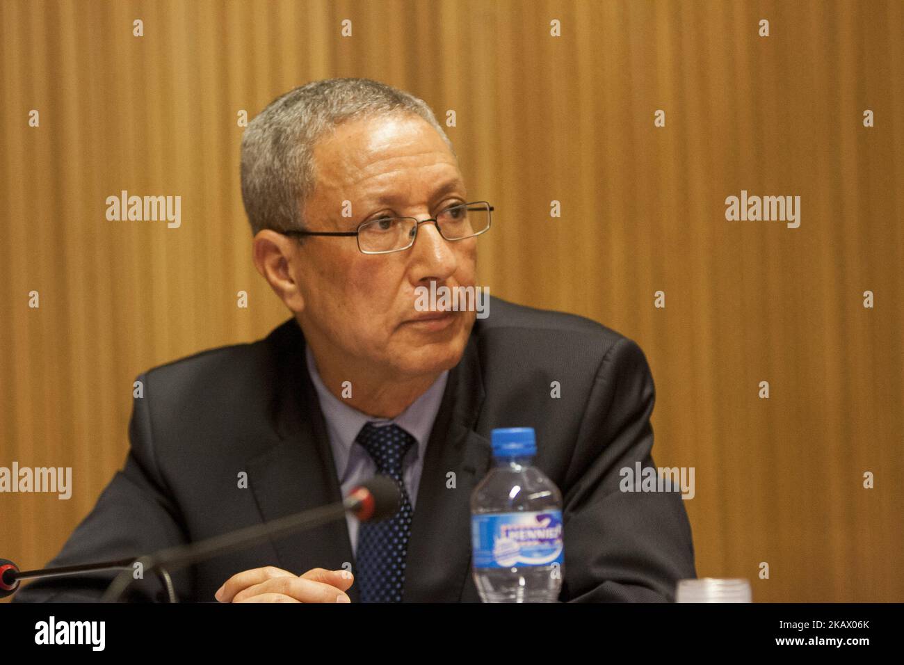 Taher Boumedra durante la 37th sessione del Consiglio dei diritti dell'uomo delle Nazioni Unite del 6 marzo 2018 a Ginevra, Svizzera. – Le ONG della sede centrale dell’ONU di Ginevra hanno promosso un gruppo di discussione sulla situazione dei diritti umani in Iran dopo la rivolta popolare del 2017-2018. Taher Boumedra, ex capo della Sezione diritti umani della Missione di assistenza delle Nazioni Unite in Iraq (UNAMI), ha osservato che l'impunità del regime iraniano ha dato loro la capacità di uccidere 14 persone mentre erano in custodia e di affermare che tutti si sono suicidati. (Foto di Siavosh Hosseini/NurPhoto) Foto Stock
