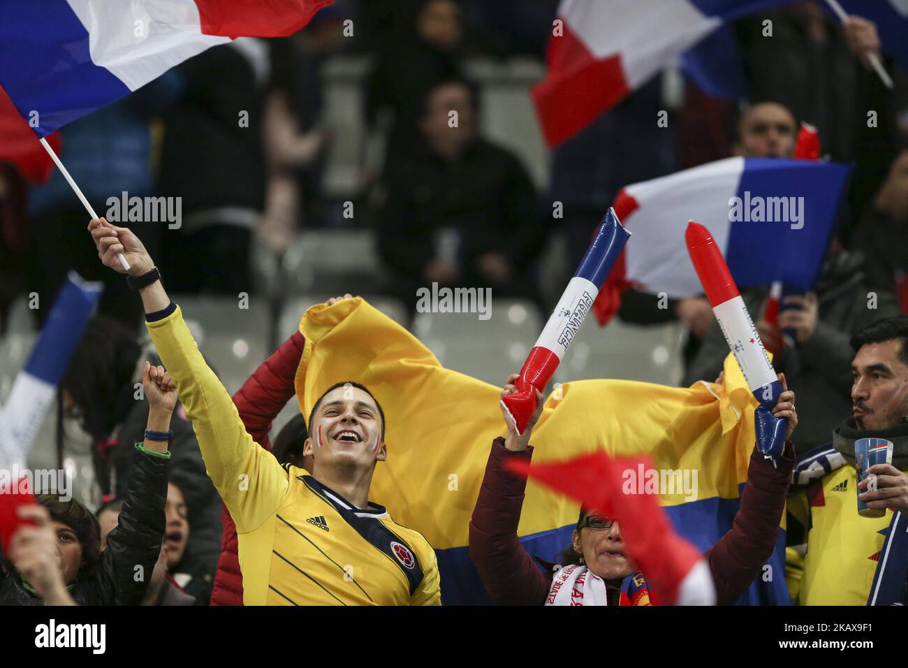 Tifosi della Colombia durante la partita di calcio amichevole tra la Francia e la Colombia allo Stade de France, a Saint-Denis, alla periferia di Parigi, il 23 marzo 2018. (Foto di Elyxandro Cegarra/NurPhoto) Foto Stock