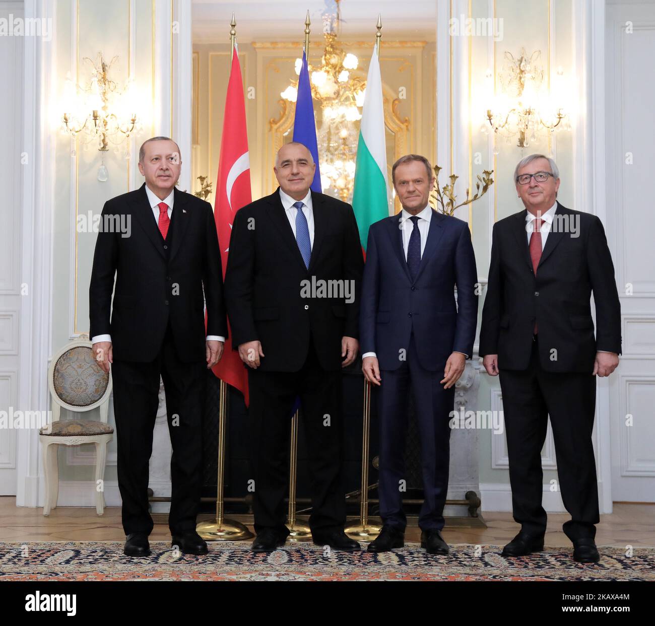 Da sinistra a destra, il presidente turco Recep Tayyip Erdogan, il primo ministro bulgaro Boyko Borisov, il presidente del Consiglio europeo Donald Tusk e la Commissione europea Jean-Claude Juncker pongono i fotografi, prima del loro incontro durante il vertice UE-Turchia, nella località del Mar Nero di Varna, in Bulgaria, lunedì 26 marzo 2018. Il vertice si trova in una serie di questioni che hanno messo in difficoltà i legami, tra cui una disputa tra la Turchia e Cipro, membro dell’UE, sull’esplorazione energetica nel Mediterraneo.NurPhoto Foto Stock