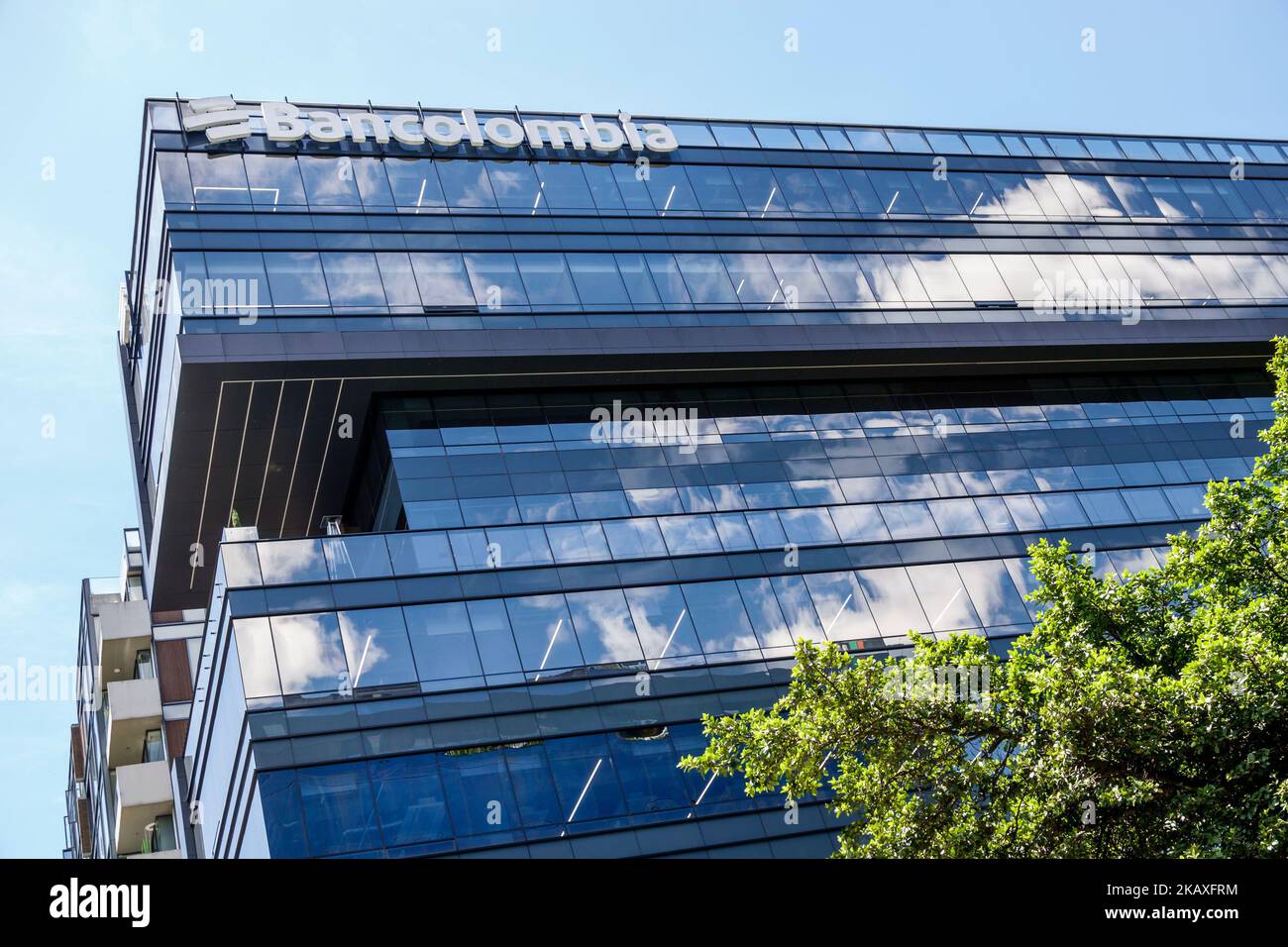 Bogota Colombia,El Chico Carrera 11,Bancolombia banca banking esterno ingresso frontale vetro tenda muro edificio ufficio, colombiani H Foto Stock