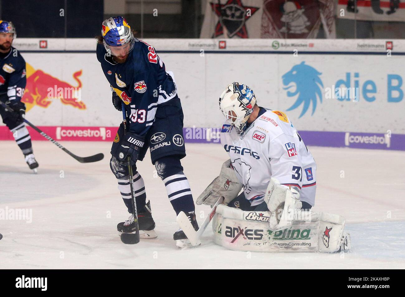 Maximilian Kastner della Red Bull Monaco durante la partita finale DEL Playoff uno tra EHC Red Bull Monaco e Eisbaeren Berlino il 13 aprile 2018 a Monaco di Baviera, Germania (Foto di Marcel Engelbrecht/NurPhoto) Foto Stock