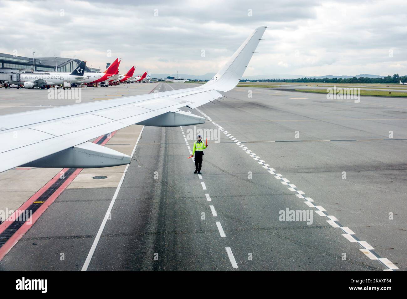Bogota Colombia, El Dorado International Airport Aeropuerto Internacional El Dorado, American Airlines volo AA 916 volo in partenza dal finestrino vista posti, t Foto Stock