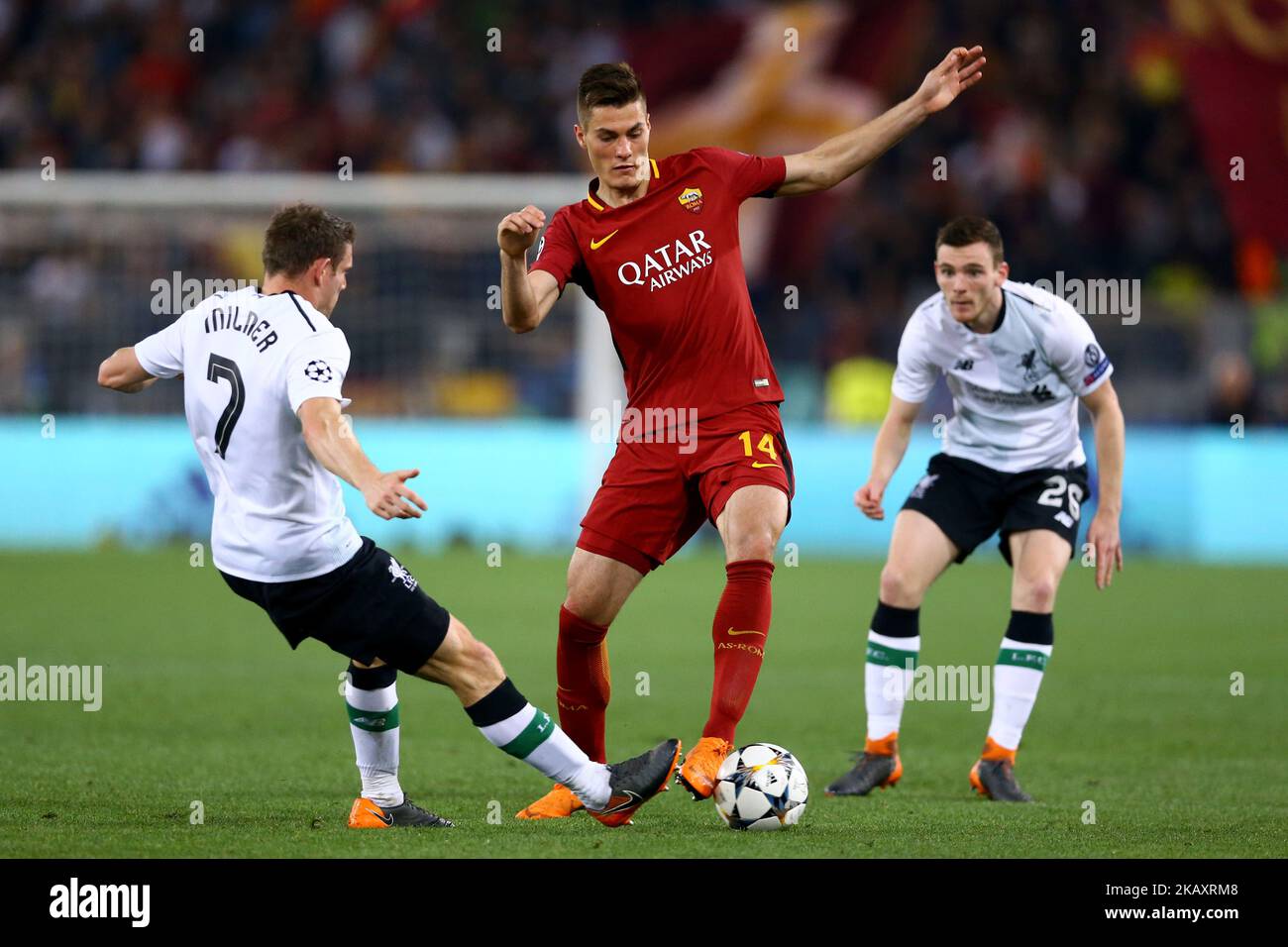 AS Roma contro FC Liverpool - Champions League semifinale seconda tappa Patrick Schick in azione tra James Milner e Andy Robertson di Liverpool allo stadio Olimpico di Roma il 02 maggio 2018 (Foto di Matteo Ciambelli/NurPhoto) Foto Stock