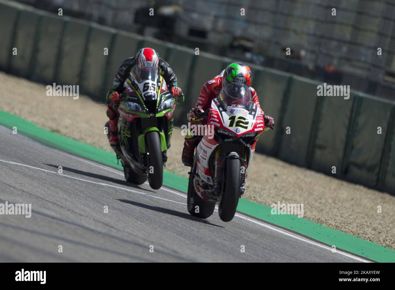 12 Xavi Fores ESP Ducati Panigale R Barni Racing Team durante il Motul FIM Superbike Championship - Campionato Italiano Round gara 2 durante il Mondiale Superbike - gara sul circuito Enzo & Dino Ferrari il 13 maggio 2018 a Imola, Italia. (Foto di Fabio Averna/NurPhoto) Foto Stock