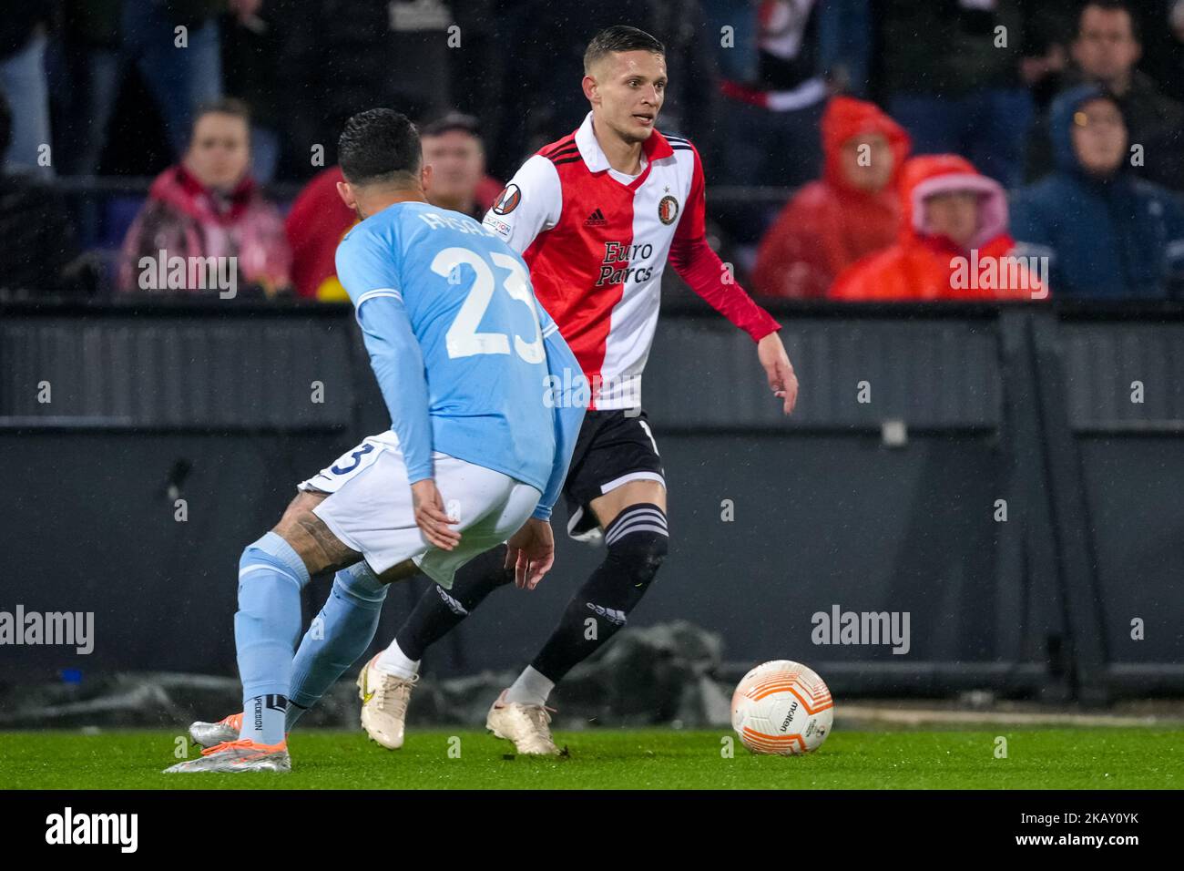 ROTTERDAM, PAESI BASSI - NOVEMBRE 3: Sebastian Szymanski di Feyenoord durante la partita della UEFA Europa League Group F tra Feyenoord e SS Lazio allo Stadion Feijenoord il 3 Novembre 2022 a Rotterdam, Paesi Bassi (Foto di Geert van Erven/Orange Pictures) Foto Stock