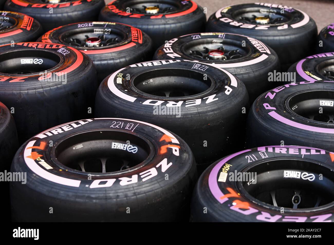 Pirelli P Zero pneumatici composti Rosa di Hypersofts, Viola di Ultrasoft e Rosso di Supersoft durante il Gran Premio di Formula uno di Monaco il 23th maggio 2018 a Montecarlo, Monaco. (Foto di Xavier Bonilla/NurPhoto) Foto Stock