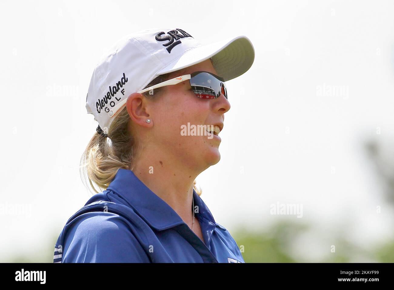 Ashleigh Buhai del Sud Africa esce dal green 18th durante l'ultimo round del Meijer LPGA Classic Golf Tournament al Blythefield Country Club di Belmont, MI, USA Domenica, 17 Giugno 2018. (Foto di Amy Lemus/NurPhoto) Foto Stock