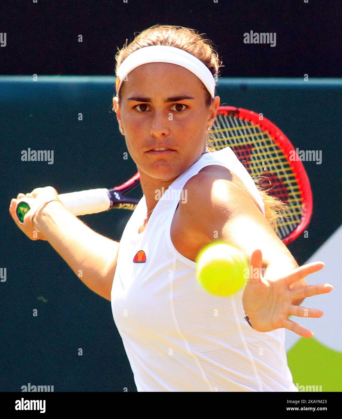 Monica Puig (pur) durante la sua partita contro Victoria Azarenka (BLR) giorno tre del Boodles Tennis Event a Stoke Park il 28 giugno 2018 a Stoke Poges, Inghilterra (Photo by Kieran Galvin/NurPhoto) Foto Stock