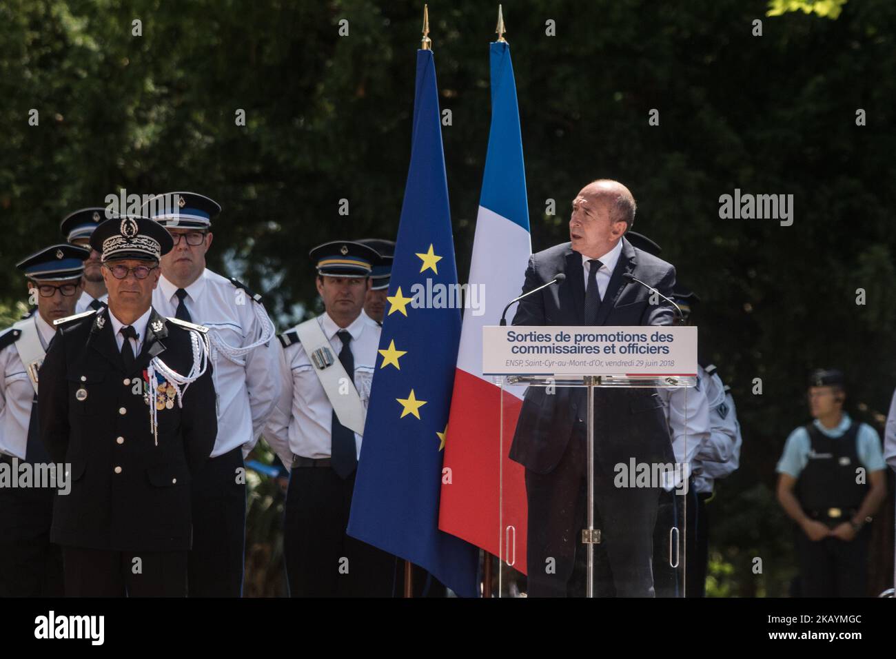 Cerimonia di liberazione della promozione 68th dei commissari di polizia e la promozione 22nd degli ufficiali di polizia presso la Scuola Nazionale di polizia (ENSP) a Saint Cyr Au Mont D'Or, Francia, 29 giugno 2018. Il Ministro degli interni Gérard Collomb era presente alla cerimonia insieme a Luc Presson, direttore della scuola, ed Eric Morvan, direttore generale della polizia nazionale. (Foto di Nicolas Liponne/NurPhoto) Foto Stock