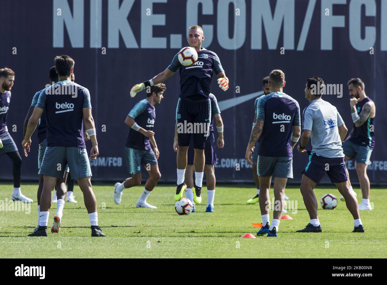 Jasper Cillessen dall'Olanda durante la prima sessione di allenamento del FC Barcelona della pre-stagione 2018/2019 la Liga a Ciutat sportiva Joan Gamper, Barcellona, il 11 luglio 2018. (Foto di Xavier Bonilla/NurPhoto) Foto Stock