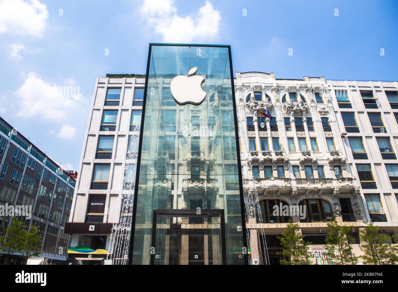 La grande apertura del nuovo Apple Store a Piazza Liberty, Milano, Italia, il 25 luglio 2018. Il nuovo Apple Store è stato progettato da Stefan Behling, di Norman Foster Studio. (Foto di Mairo Cinquetti/NurPhoto) Foto Stock