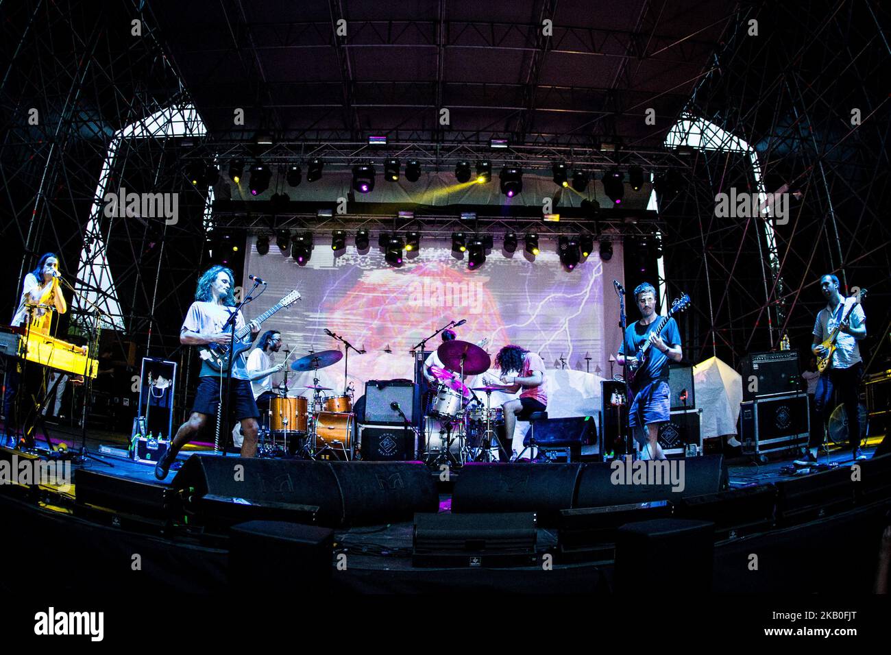 La band psichedelica rock australiana King Gizzard & The Lizard Wizard ha mostrato sul palco mentre si esibiscono al Festival 2018 di Torino il 24 agosto 2018. (Foto di Roberto Finizio/NurPhoto) Foto Stock